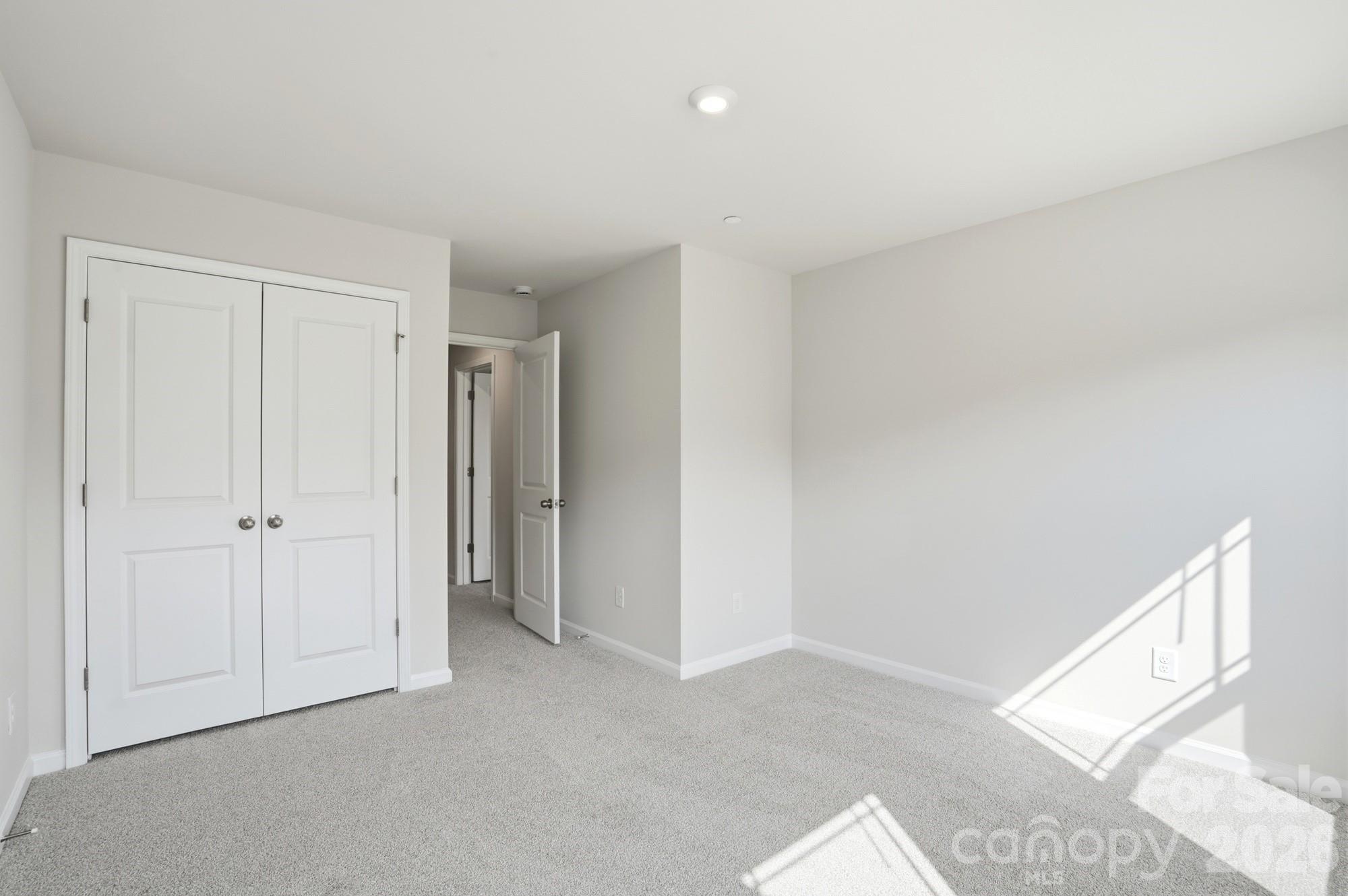 2565 Hedgecliff Road Property Photo 18