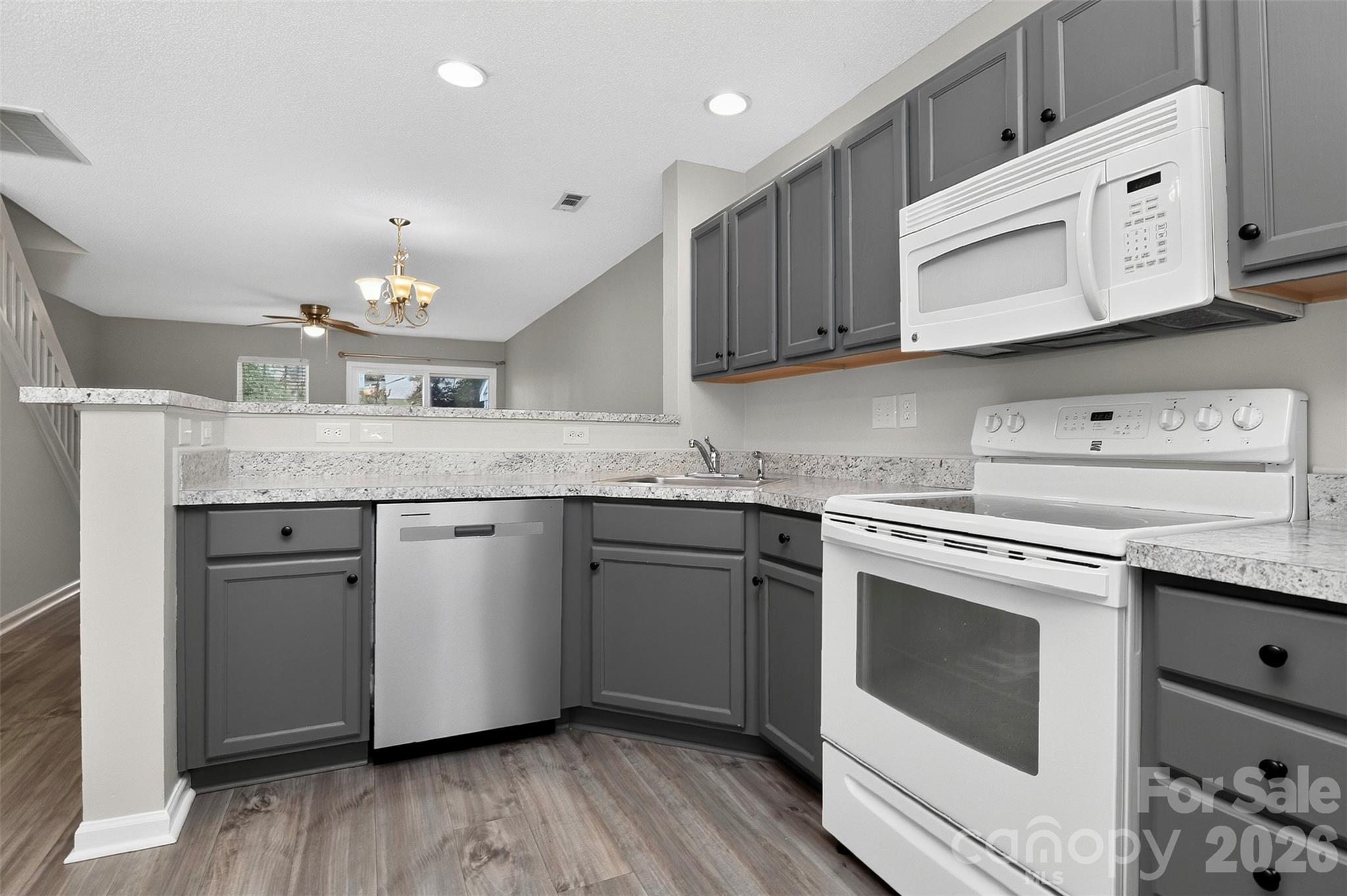 10866 Holly Ridge Boulevard Property Photo 11