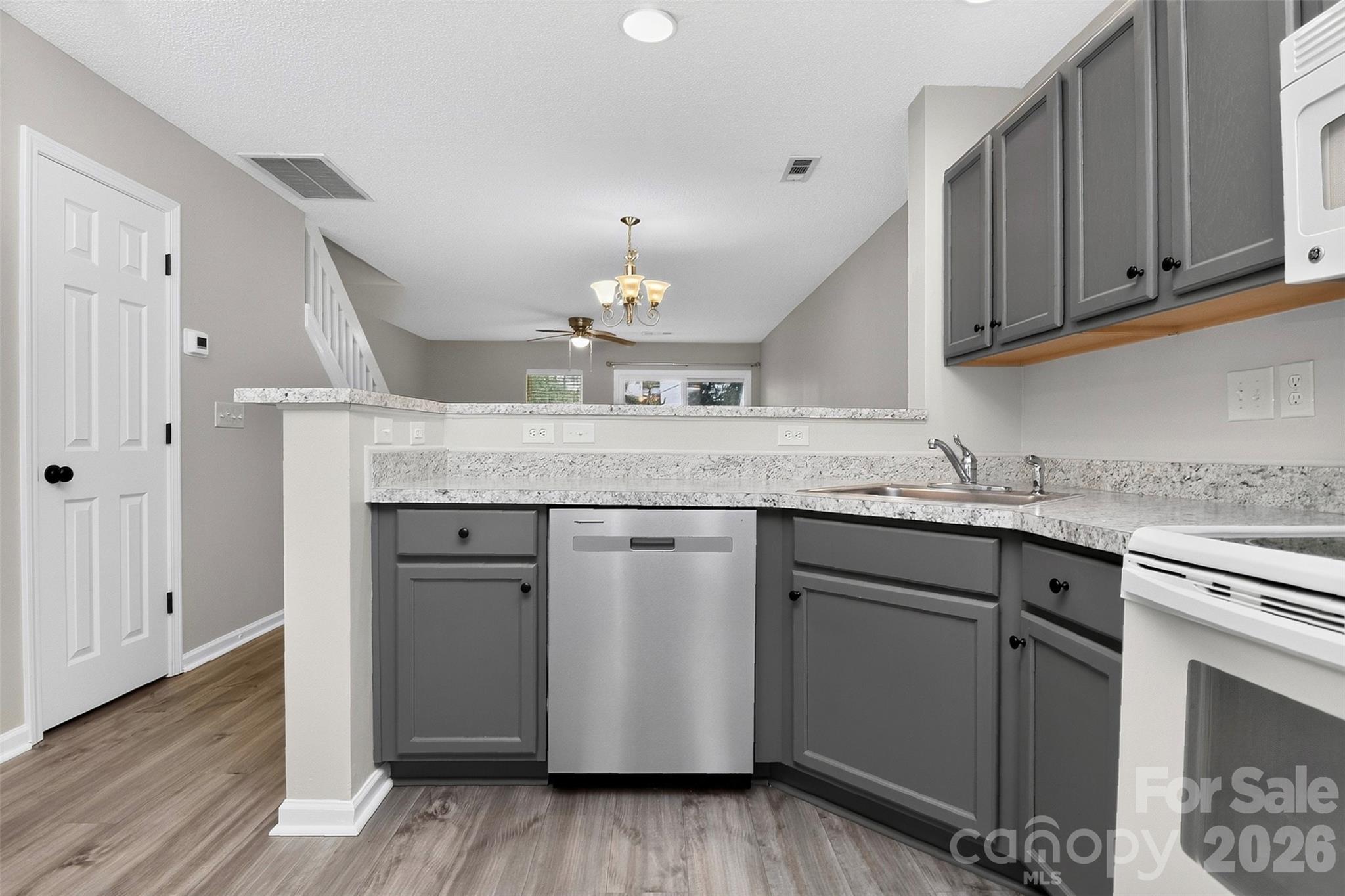 10866 Holly Ridge Boulevard Property Photo 13