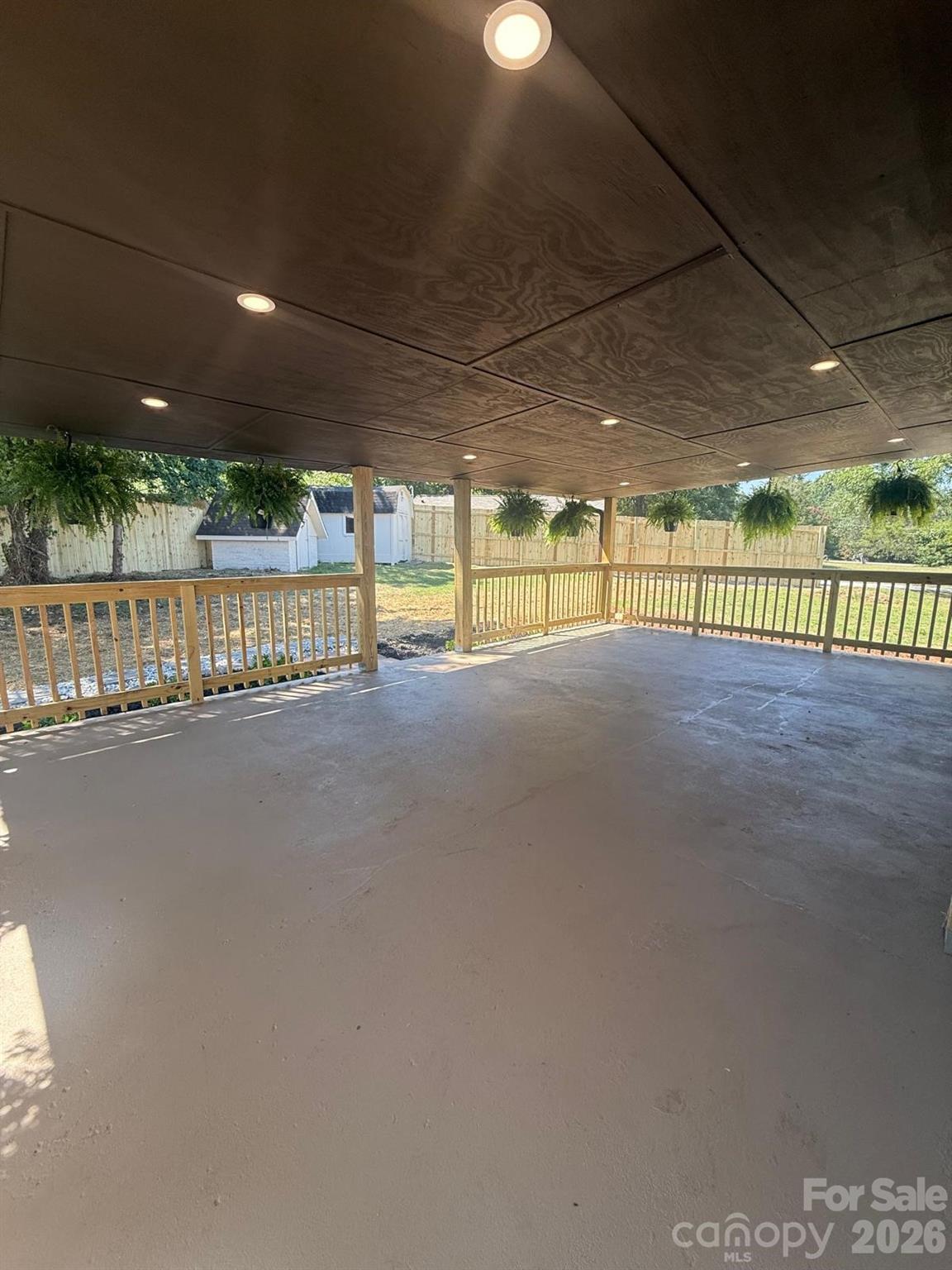 625 Lakeview Road Property Photo 6