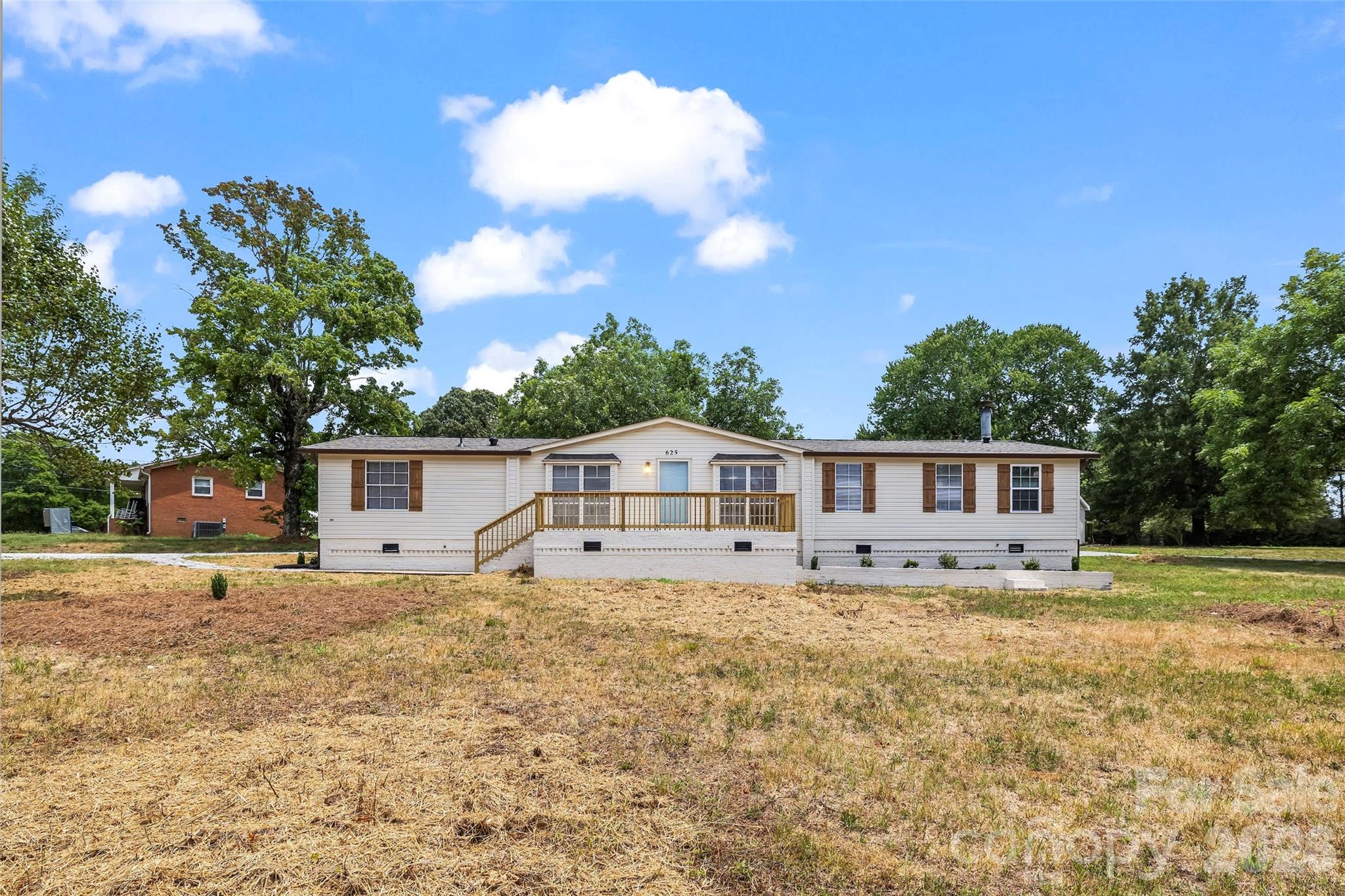 625 Lakeview Road Property Photo 11