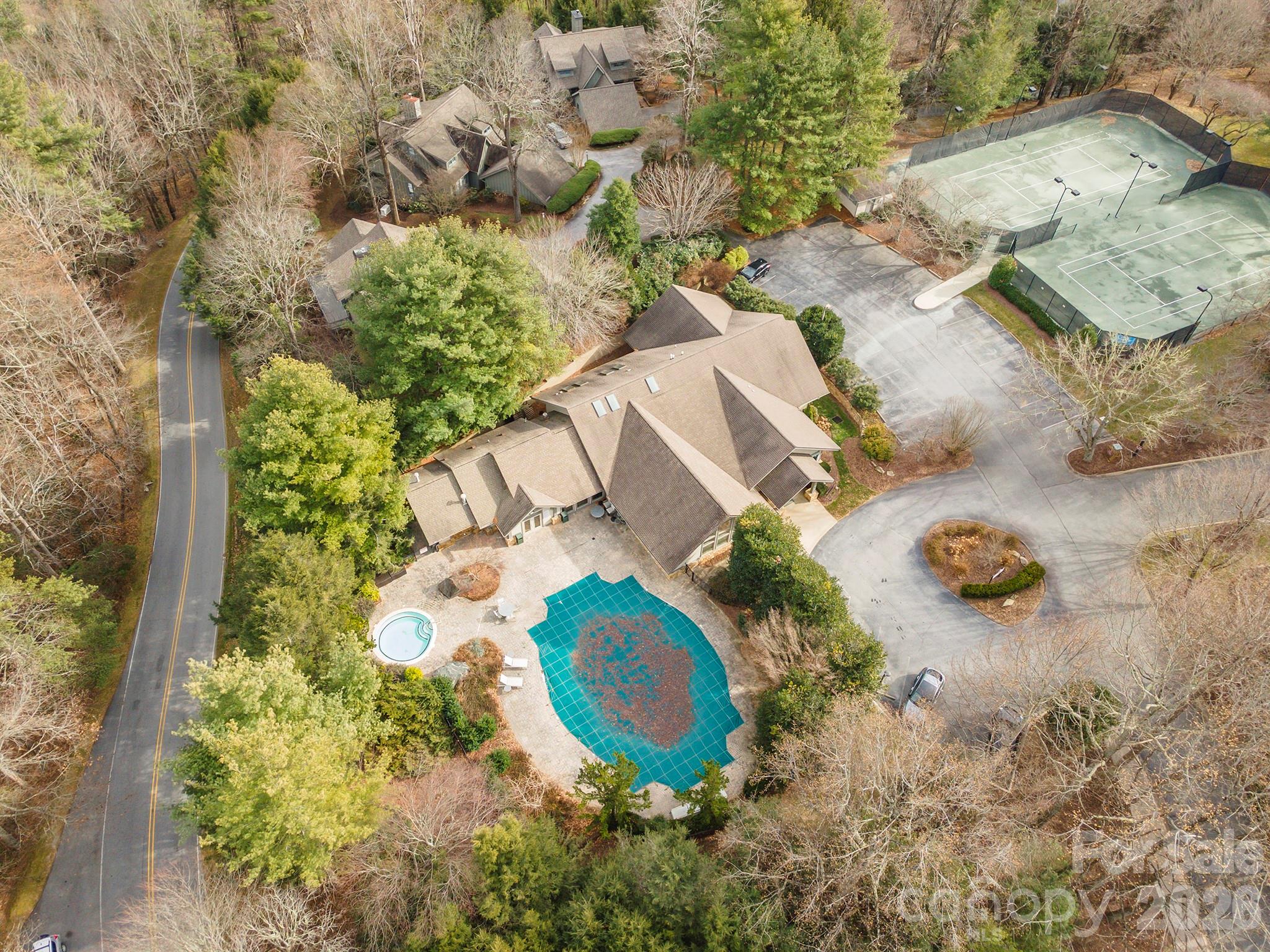 24 Falls Lane Property Photo 5