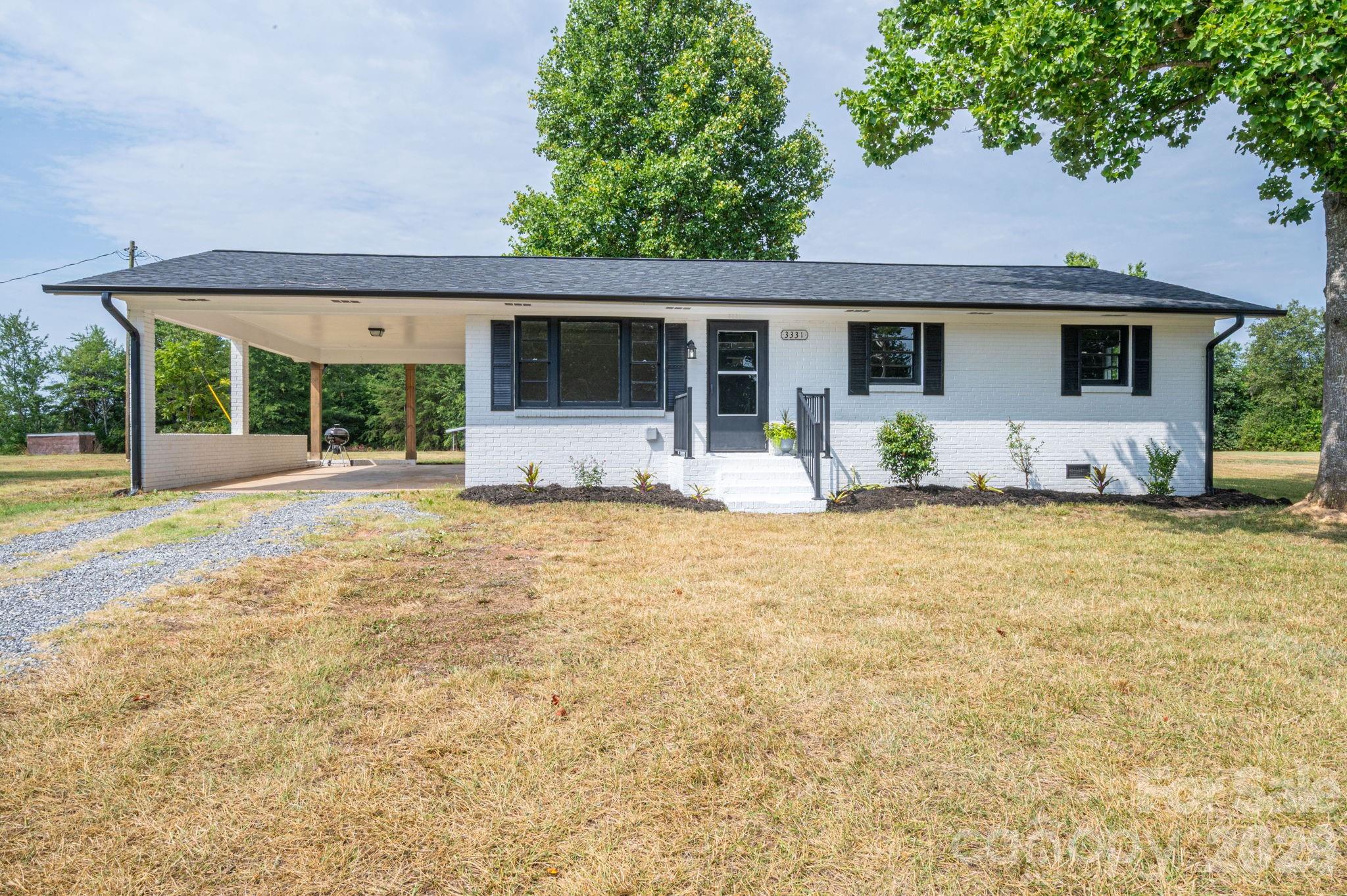 3331 Hog Hill Road Property Photo 1