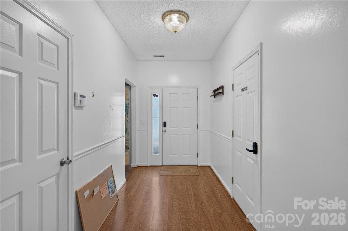 9207 Amy Drive Property Photo 3