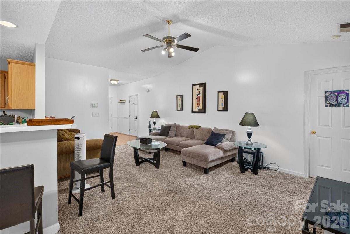 9207 Amy Drive Property Photo 5