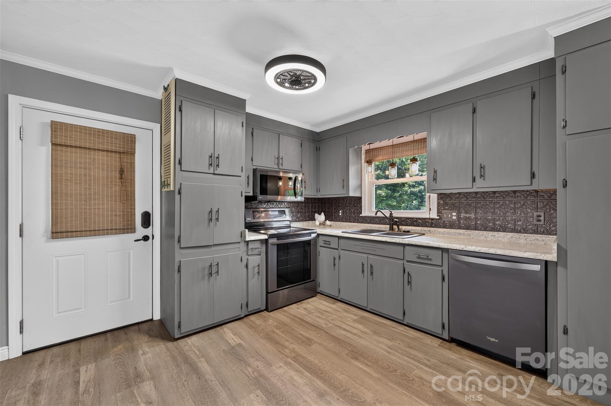 2671 Terrace Drive Property Photo 16