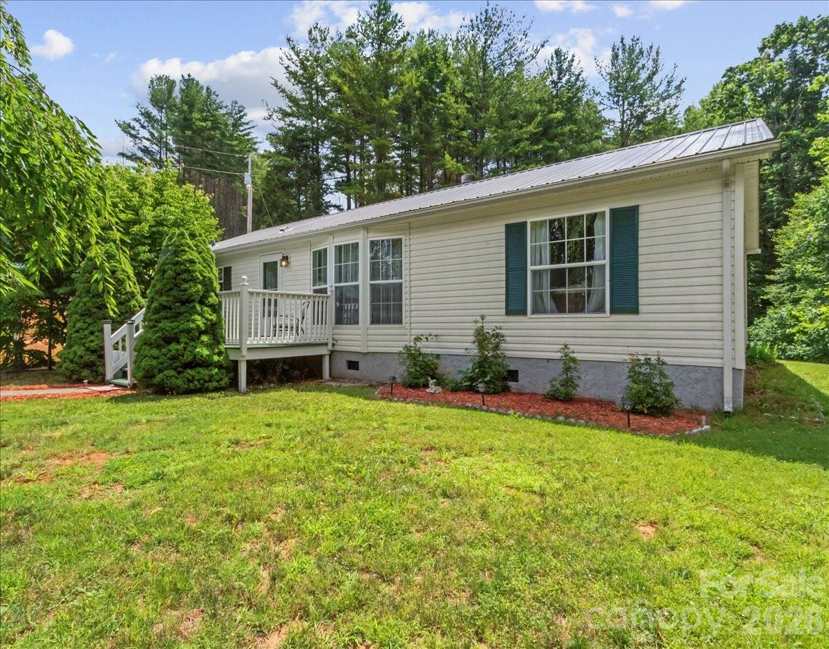98 Cardinal Lane Property Photo 1