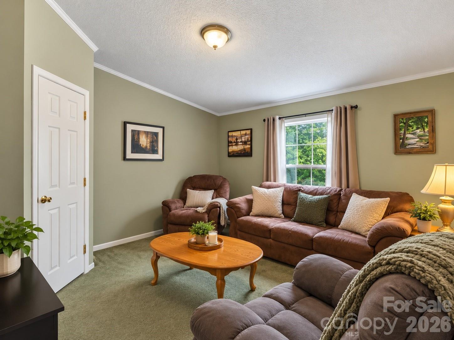 98 Cardinal Lane Property Photo 6
