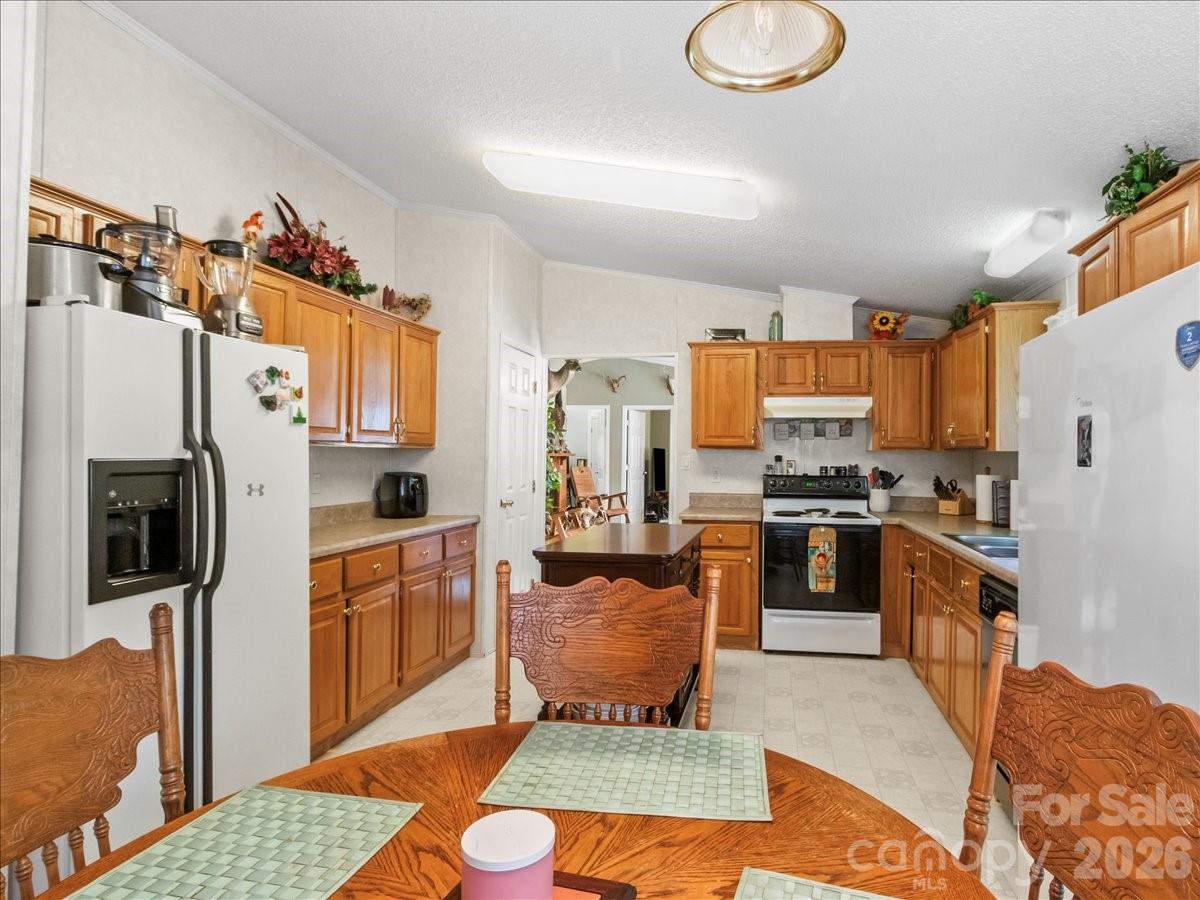 98 Cardinal Lane Property Photo 12