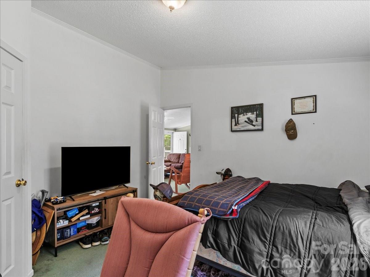 98 Cardinal Lane Property Photo 23