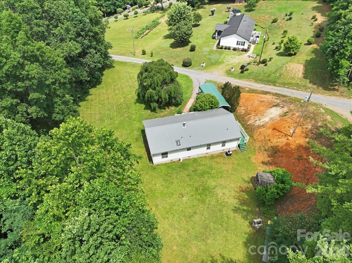 98 Cardinal Lane Property Photo 33
