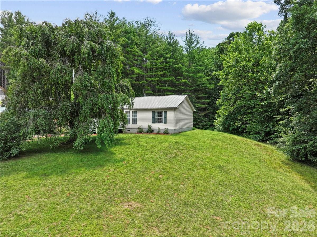 98 Cardinal Lane Property Photo 35