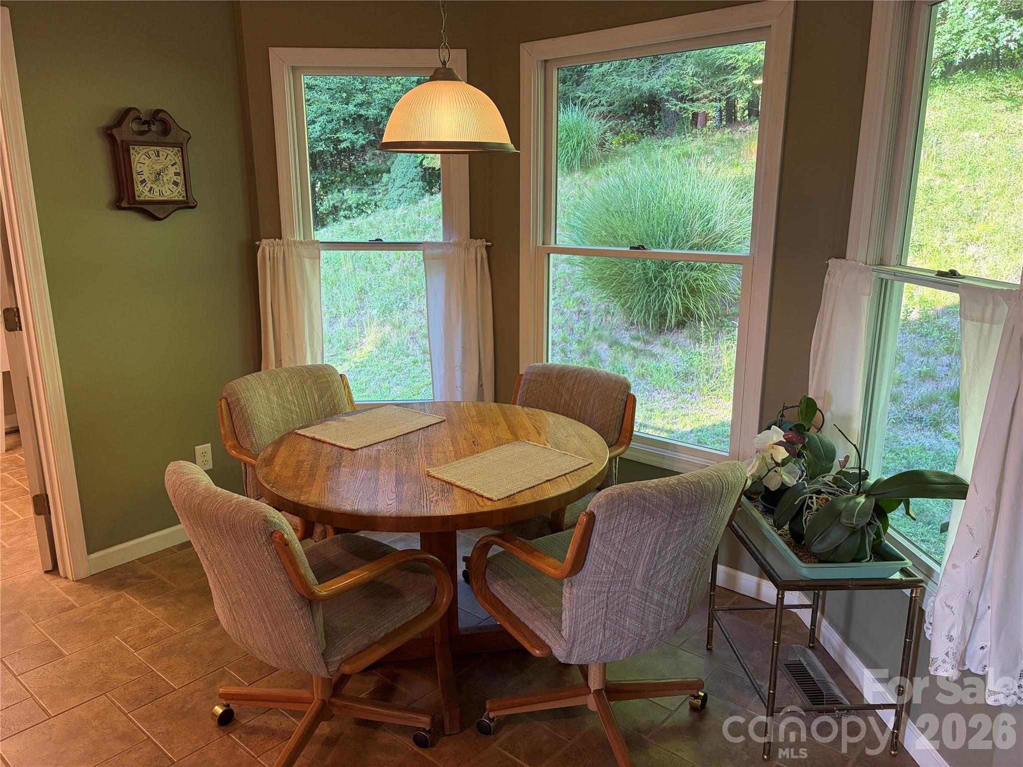 136 Johnnie Hills None Property Photo 8