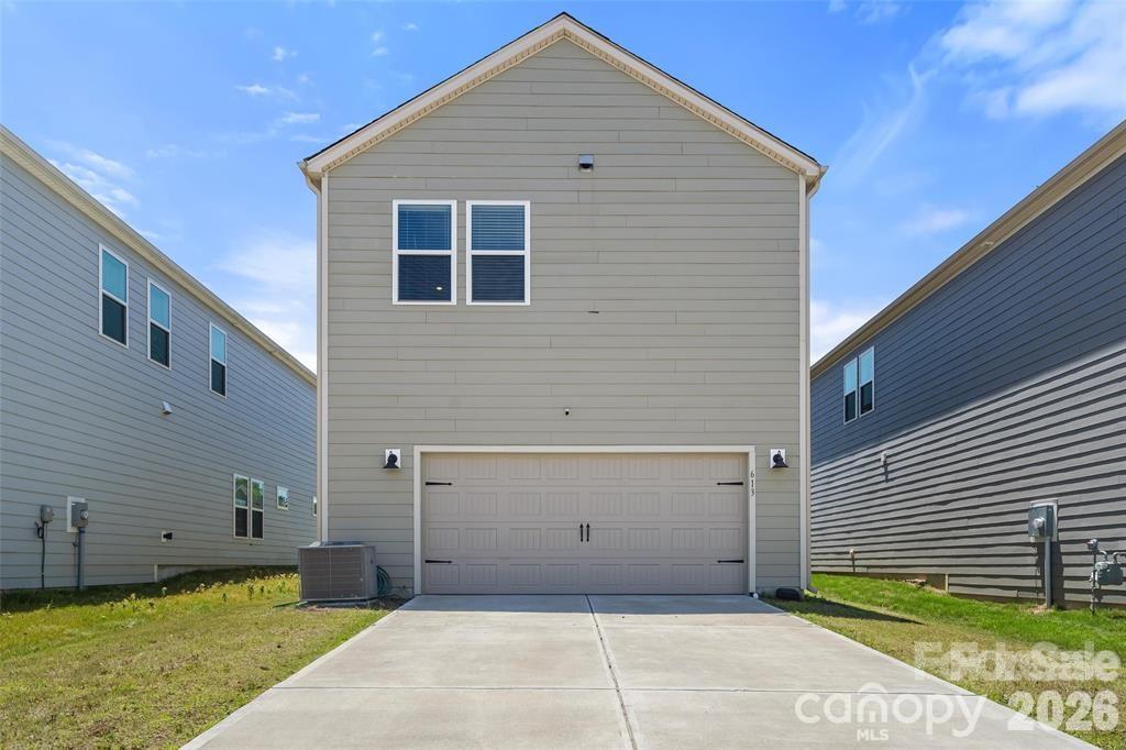 613 Cedar Knoll Circle Property Photo 3