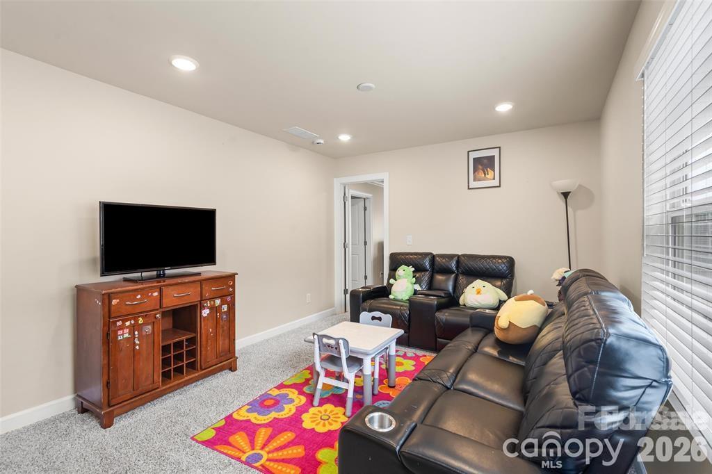 613 Cedar Knoll Circle Property Photo 22