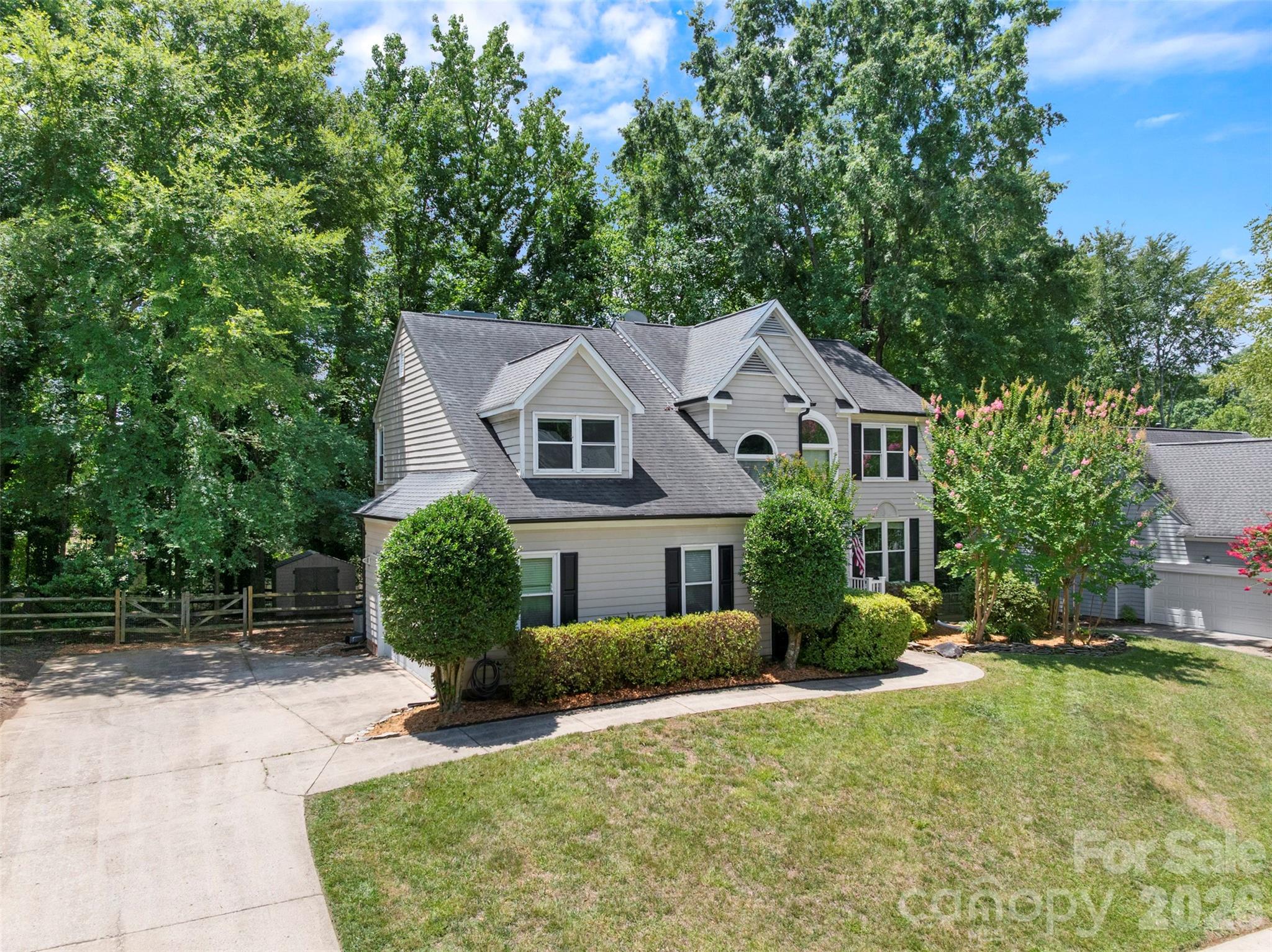 8610 Forest Shadow Circle Property Photo 3