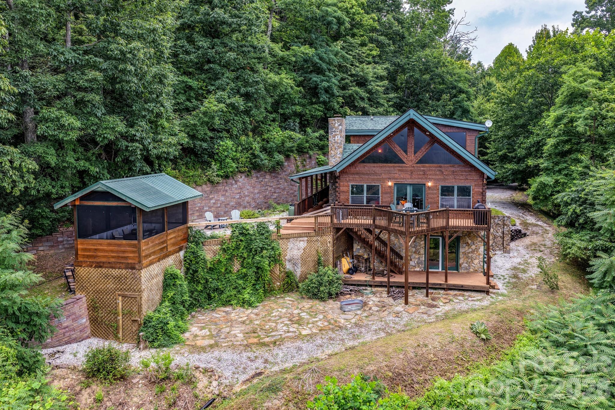 1411 Wolf Pen Road Property Photo 3