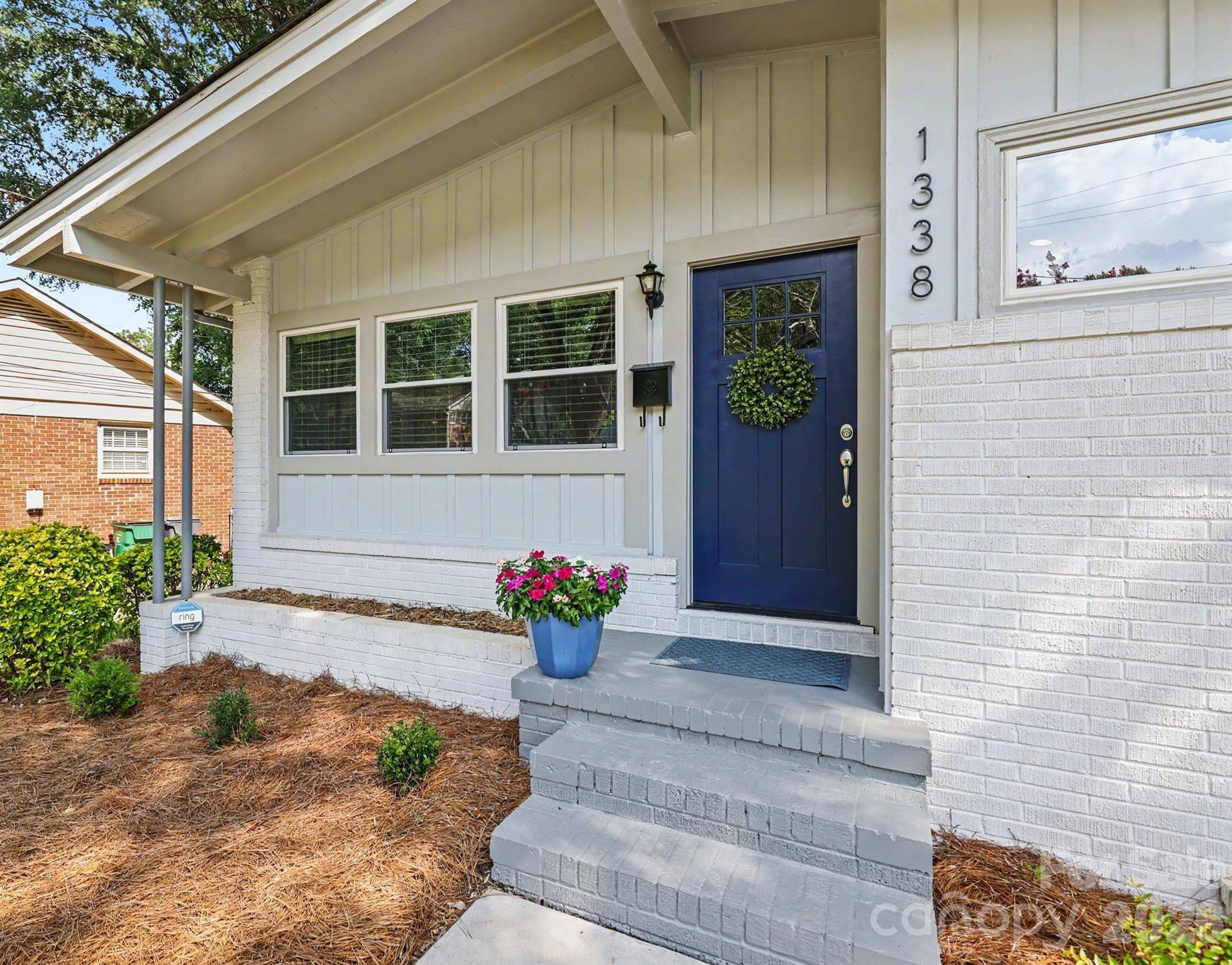 1338 Edgewater Drive Property Photo 3