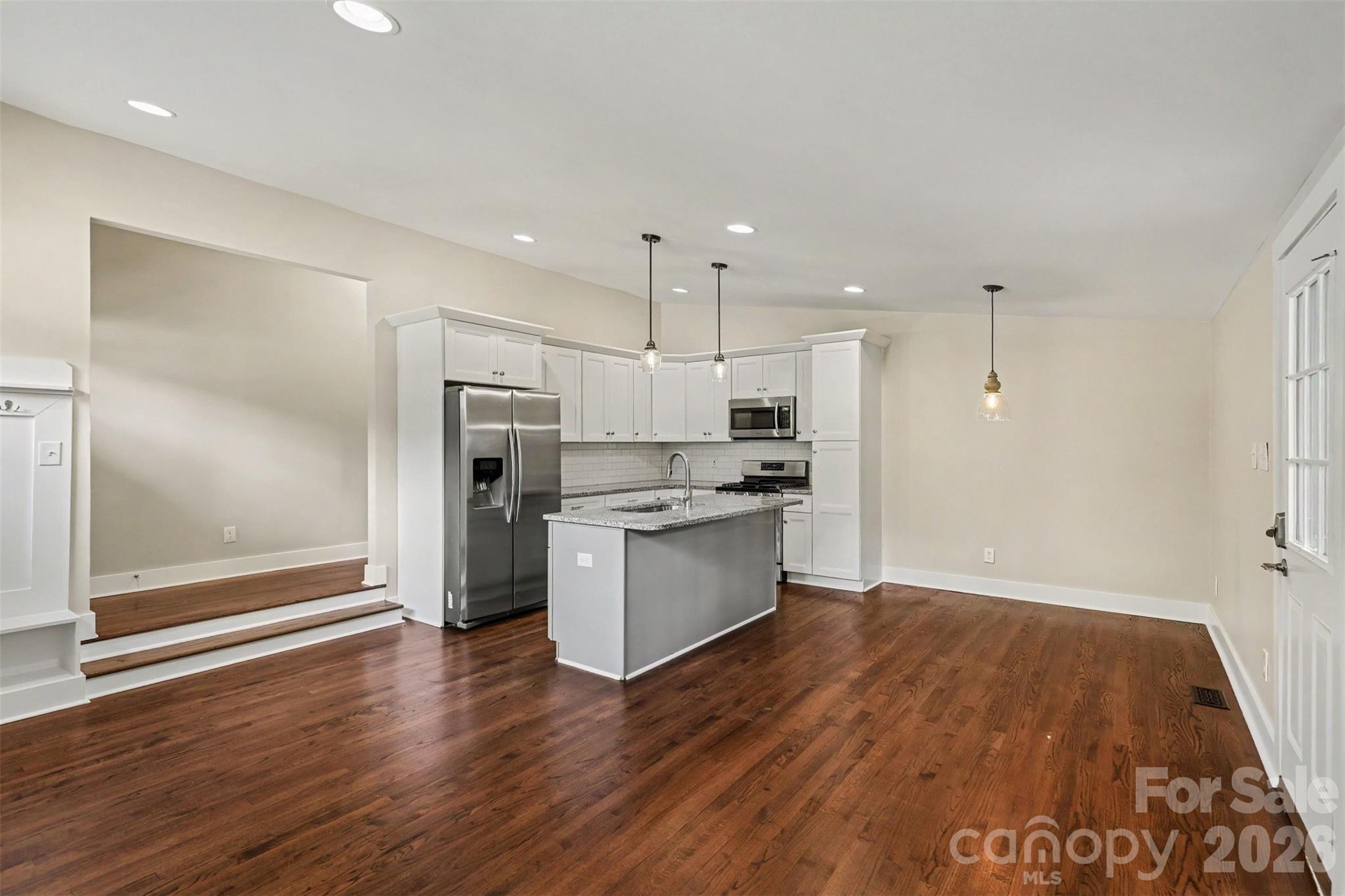 1338 Edgewater Drive Property Photo 7
