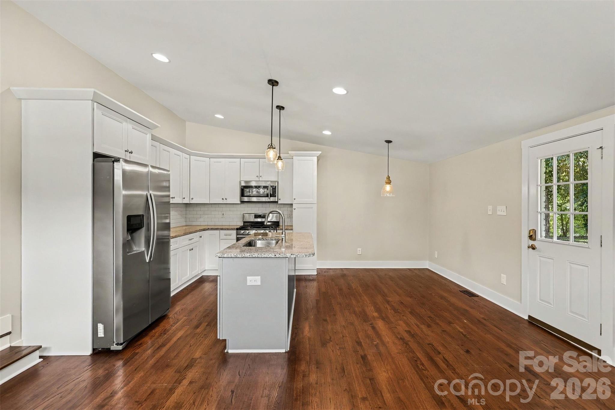 1338 Edgewater Drive Property Photo 12