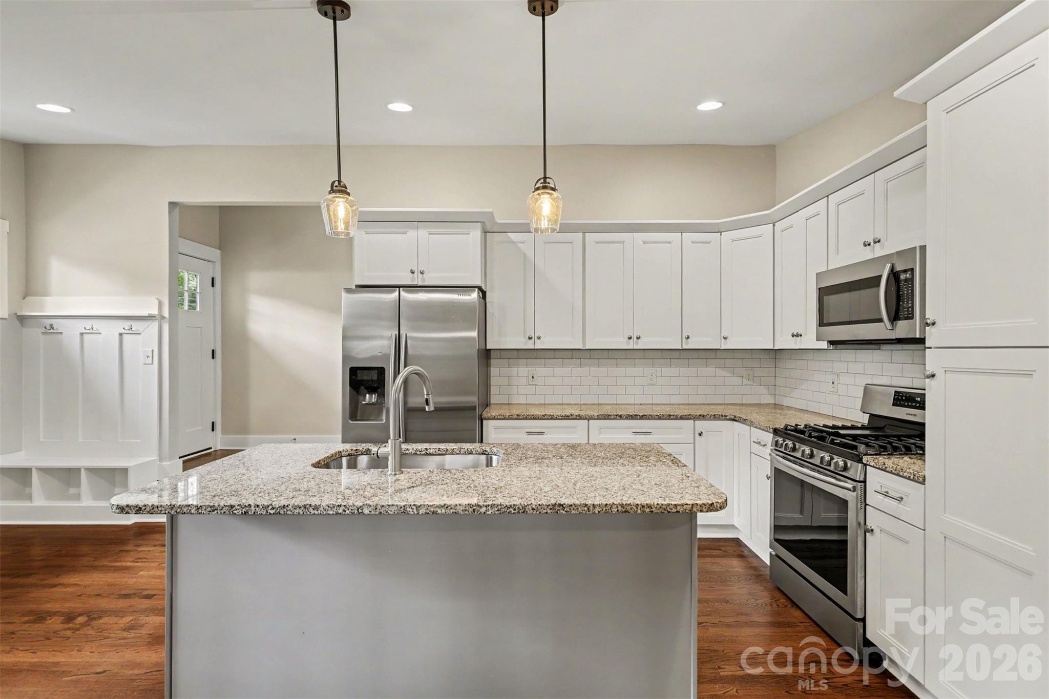 1338 Edgewater Drive Property Photo 13