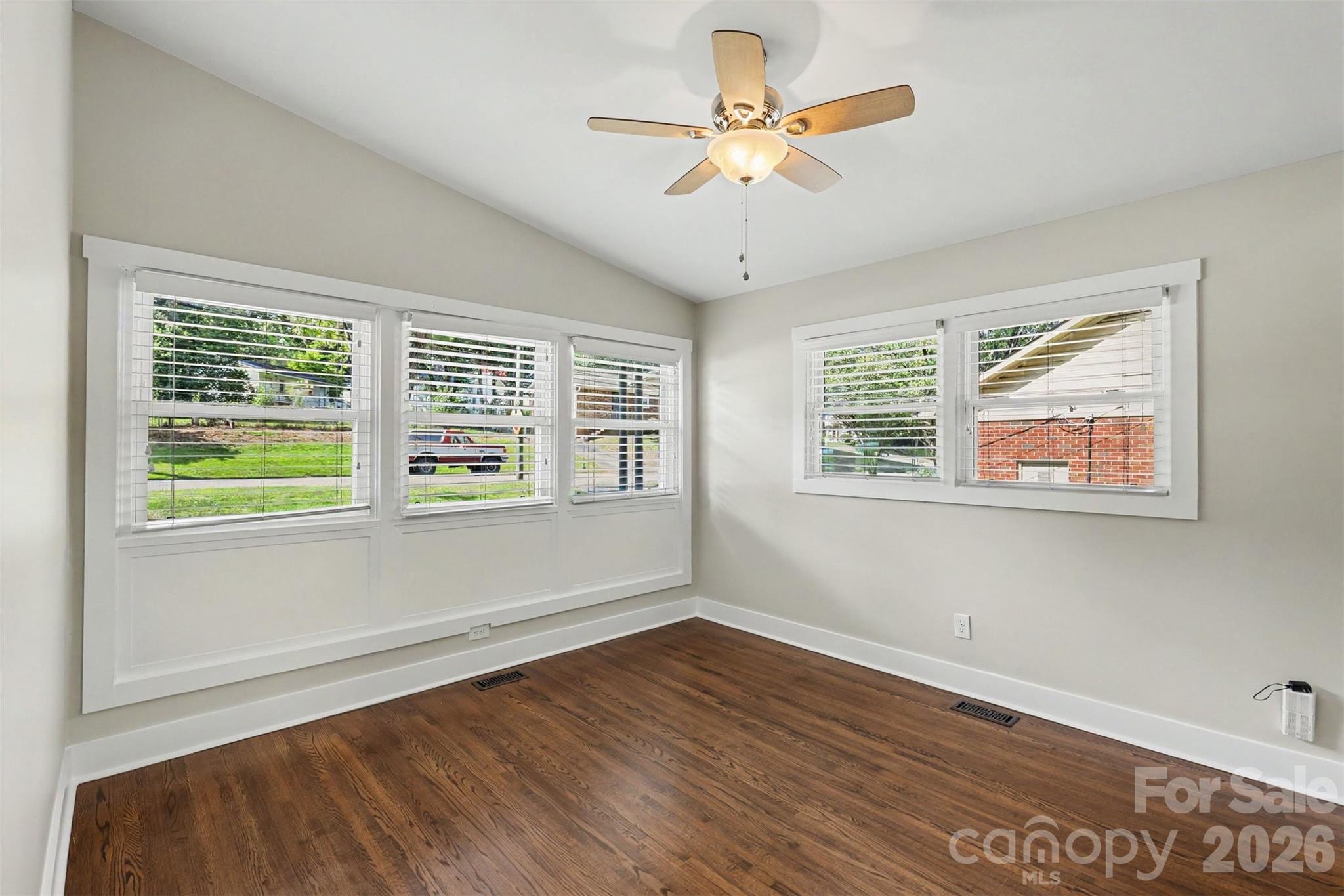 1338 Edgewater Drive Property Photo 18