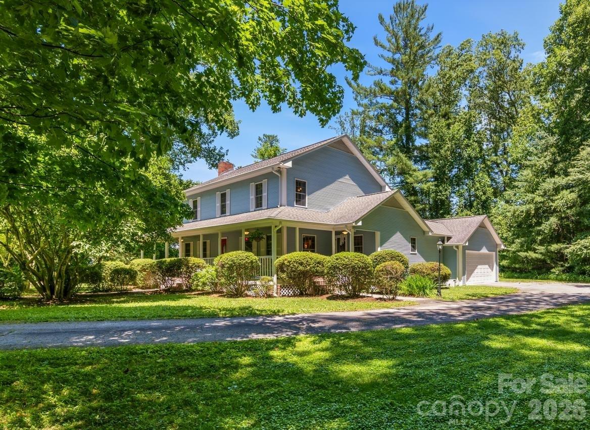 1064 Maplewood Court Property Photo 1