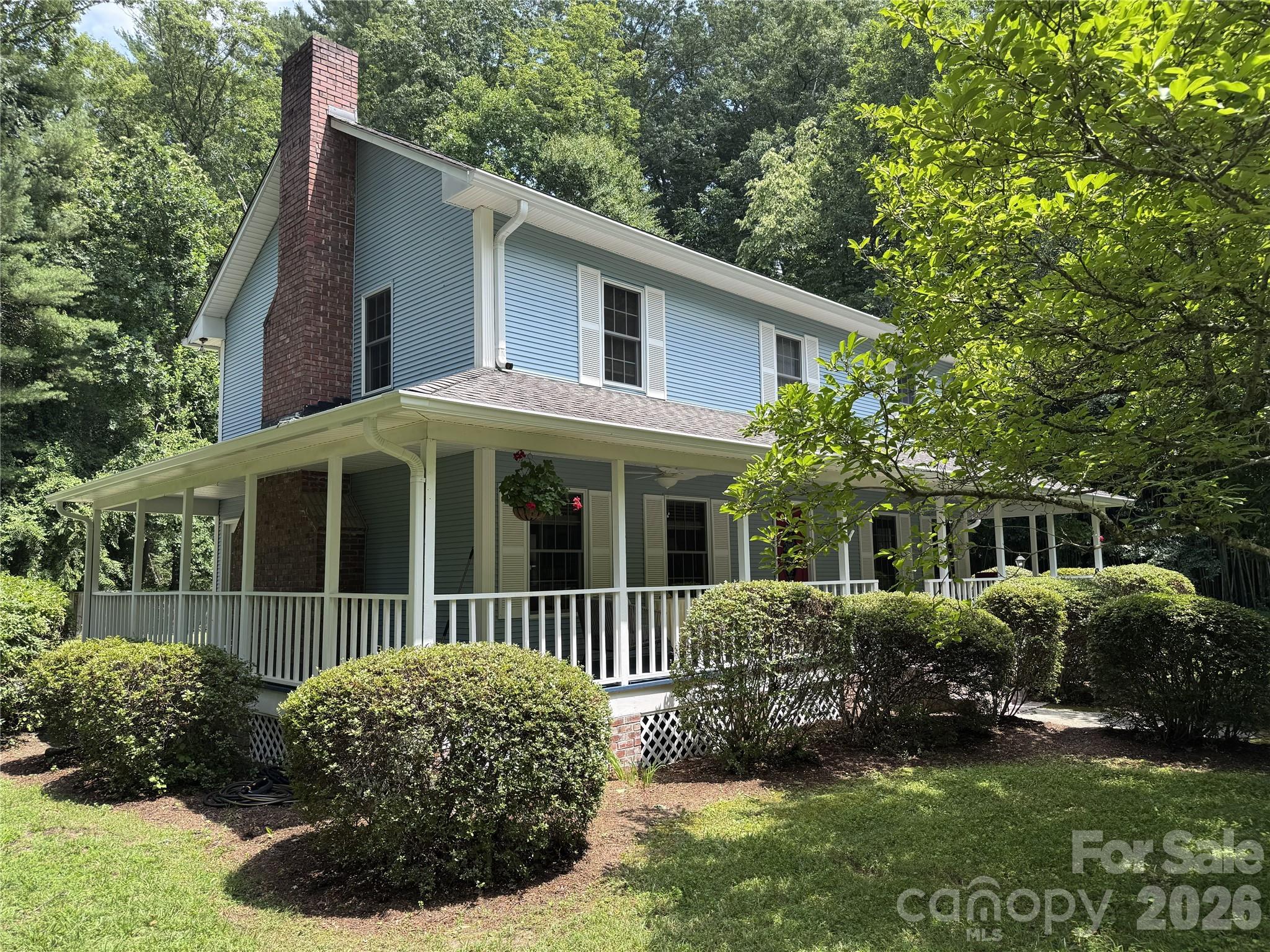 1064 Maplewood Court Property Photo 3