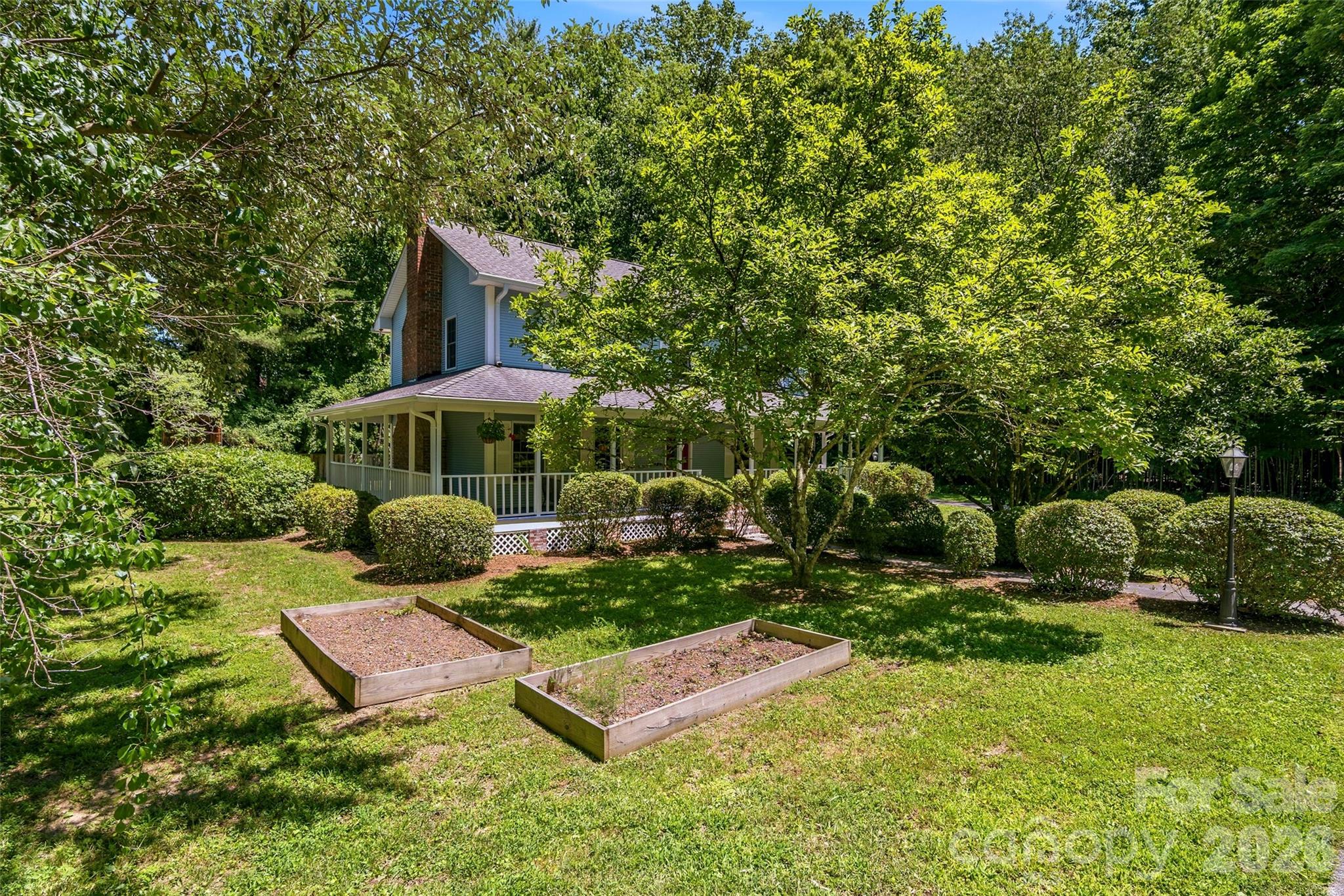 1064 Maplewood Court Property Photo 4