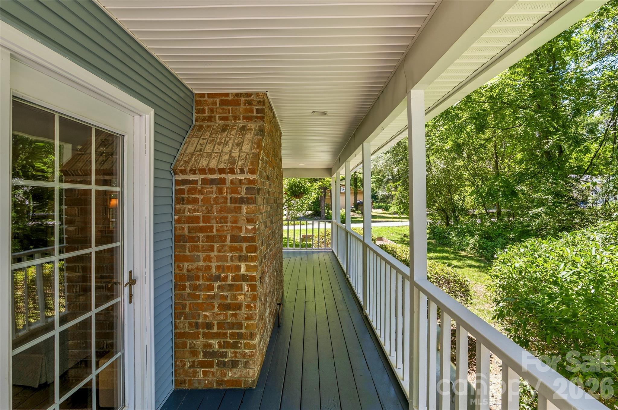 1064 Maplewood Court Property Photo 8