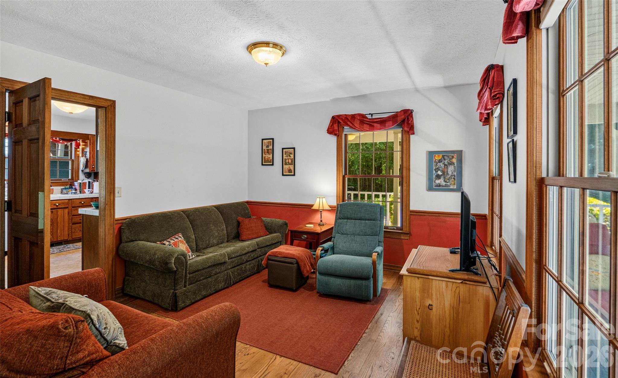 1064 Maplewood Court Property Photo 16