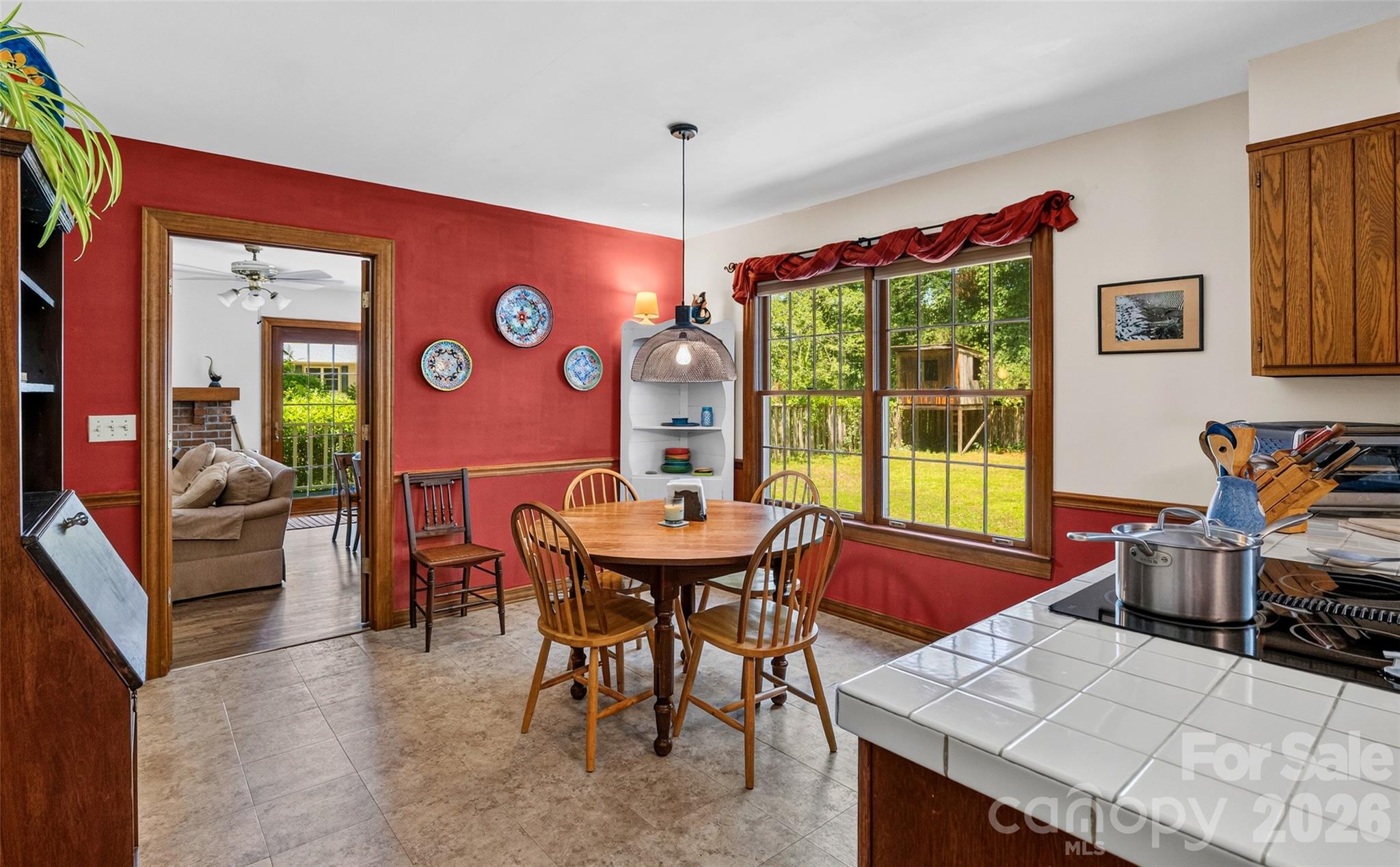 1064 Maplewood Court Property Photo 17