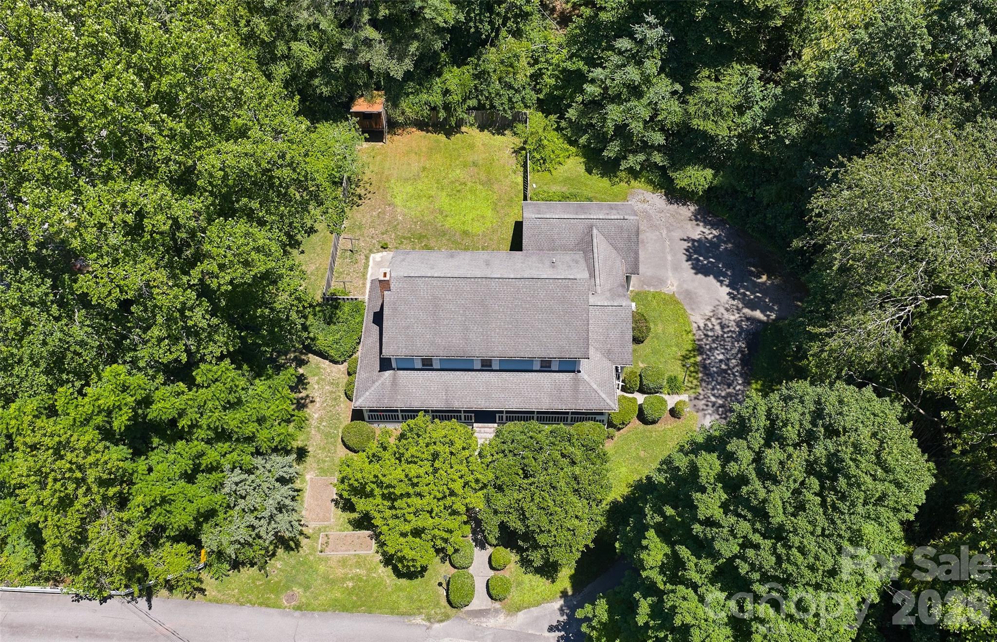 1064 Maplewood Court Property Photo 31