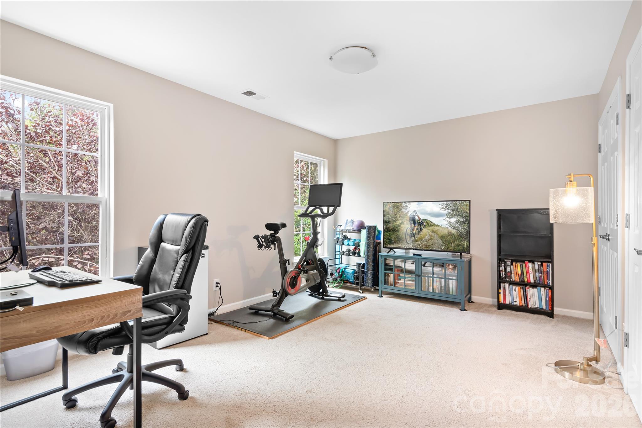 9407 Willow Tree Lane Property Photo 19