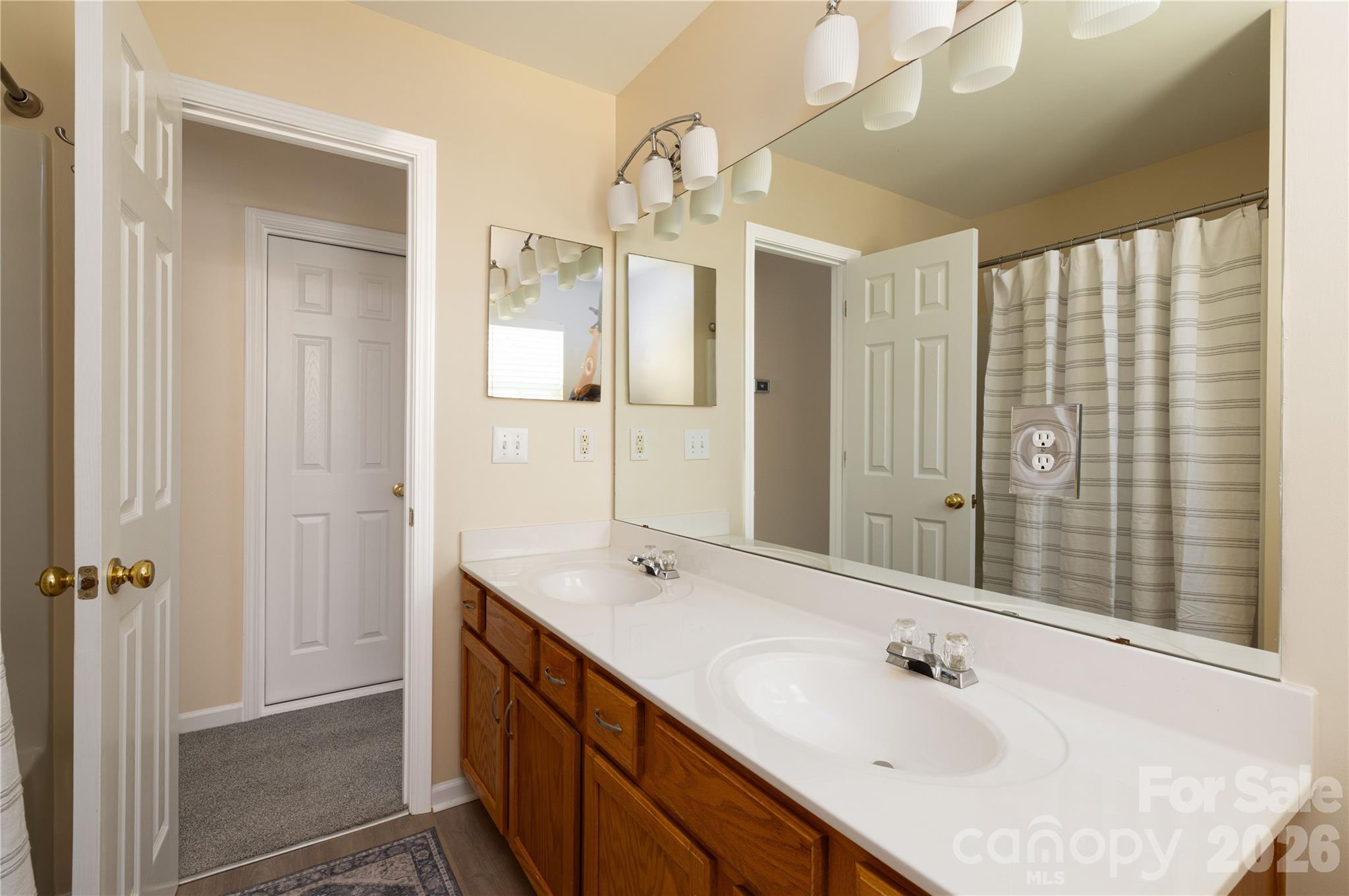 402 Abercairn Way Property Photo 26
