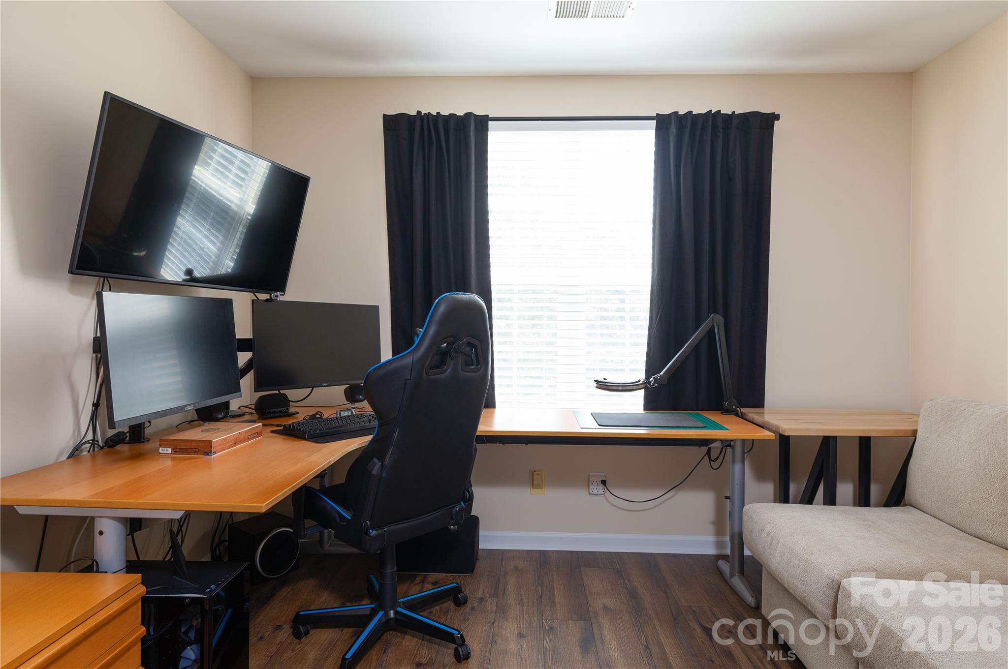 402 Abercairn Way Property Photo 28
