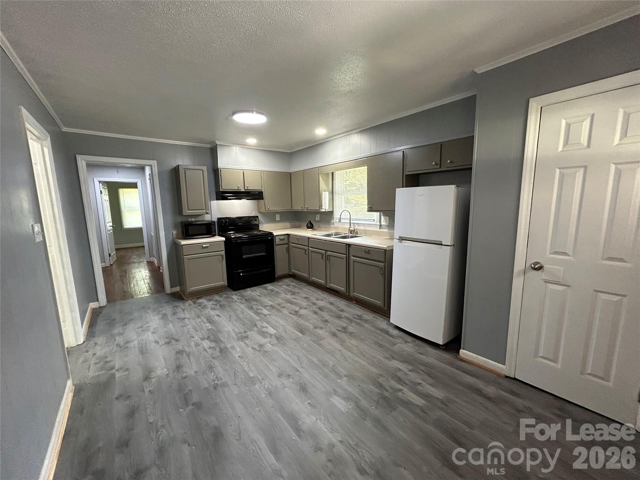 5006 Myers Road Property Photo 4