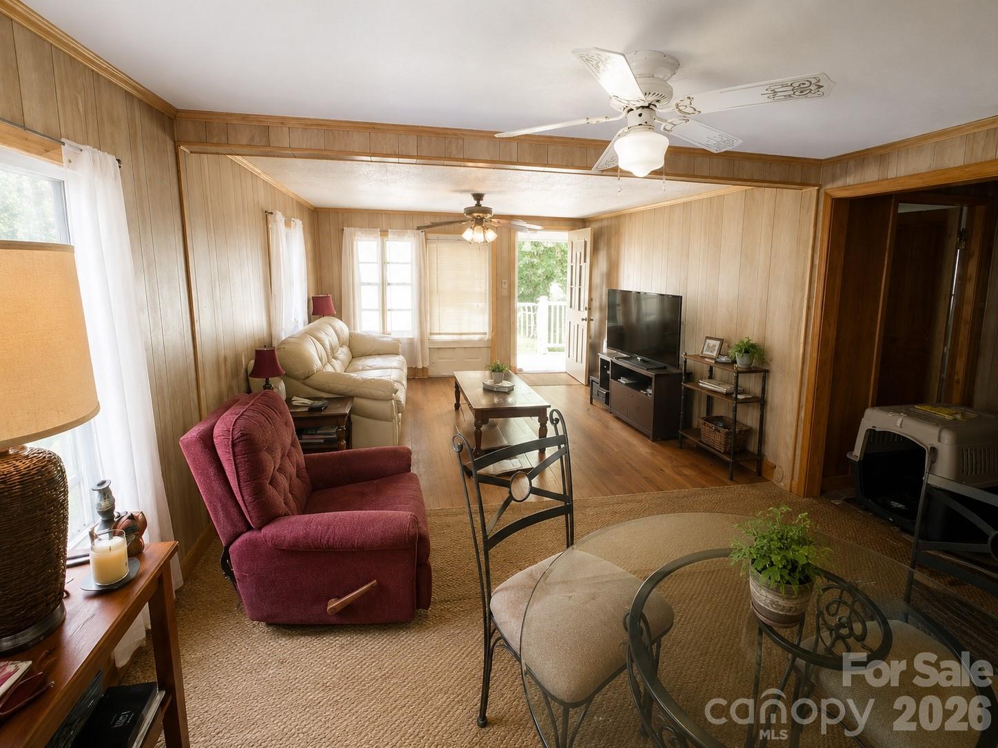 312 S Miller Avenue Property Photo 2
