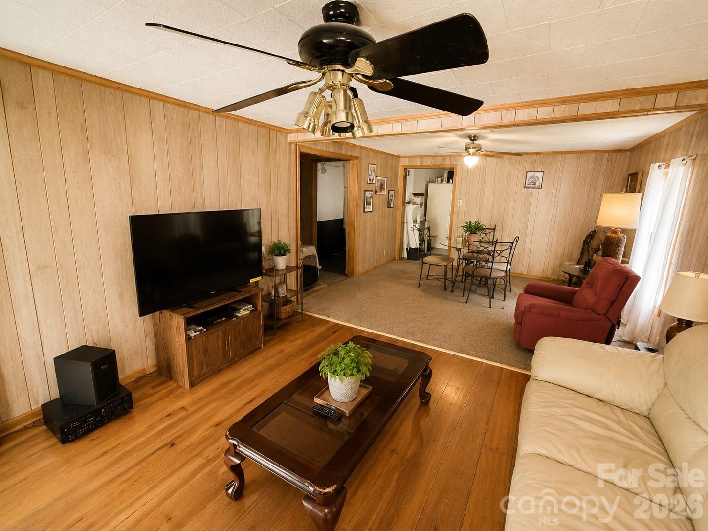 312 S Miller Avenue Property Photo 3