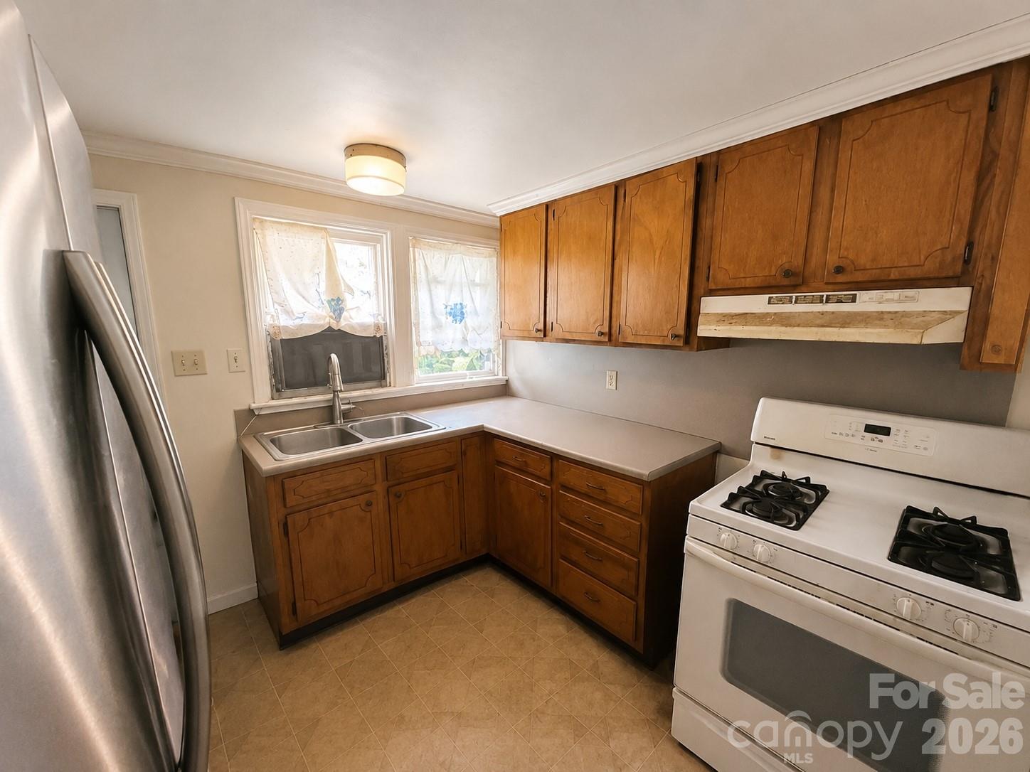 312 S Miller Avenue Property Photo 6