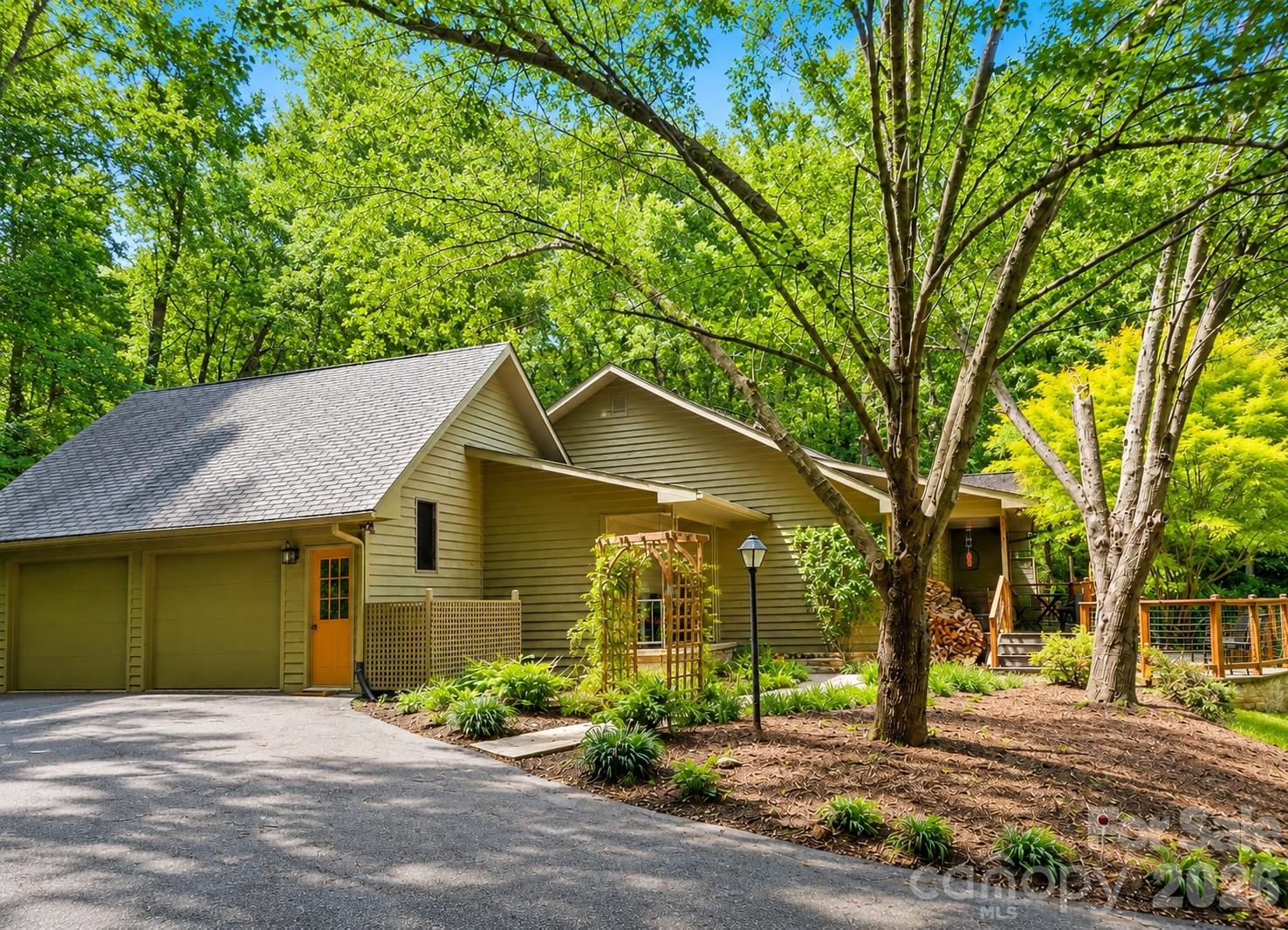 18 Rollingwood Road Property Photo 1