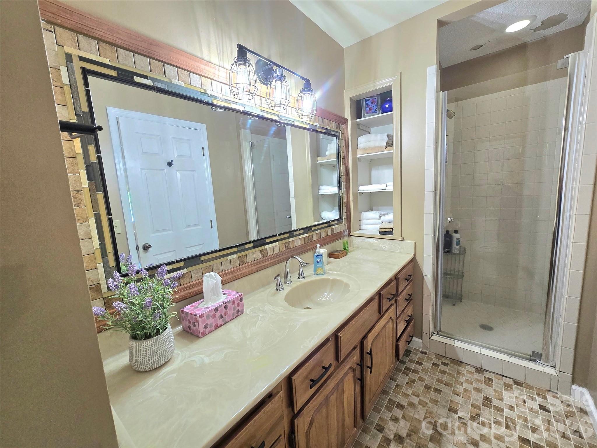 18 Rollingwood Road Property Photo 36