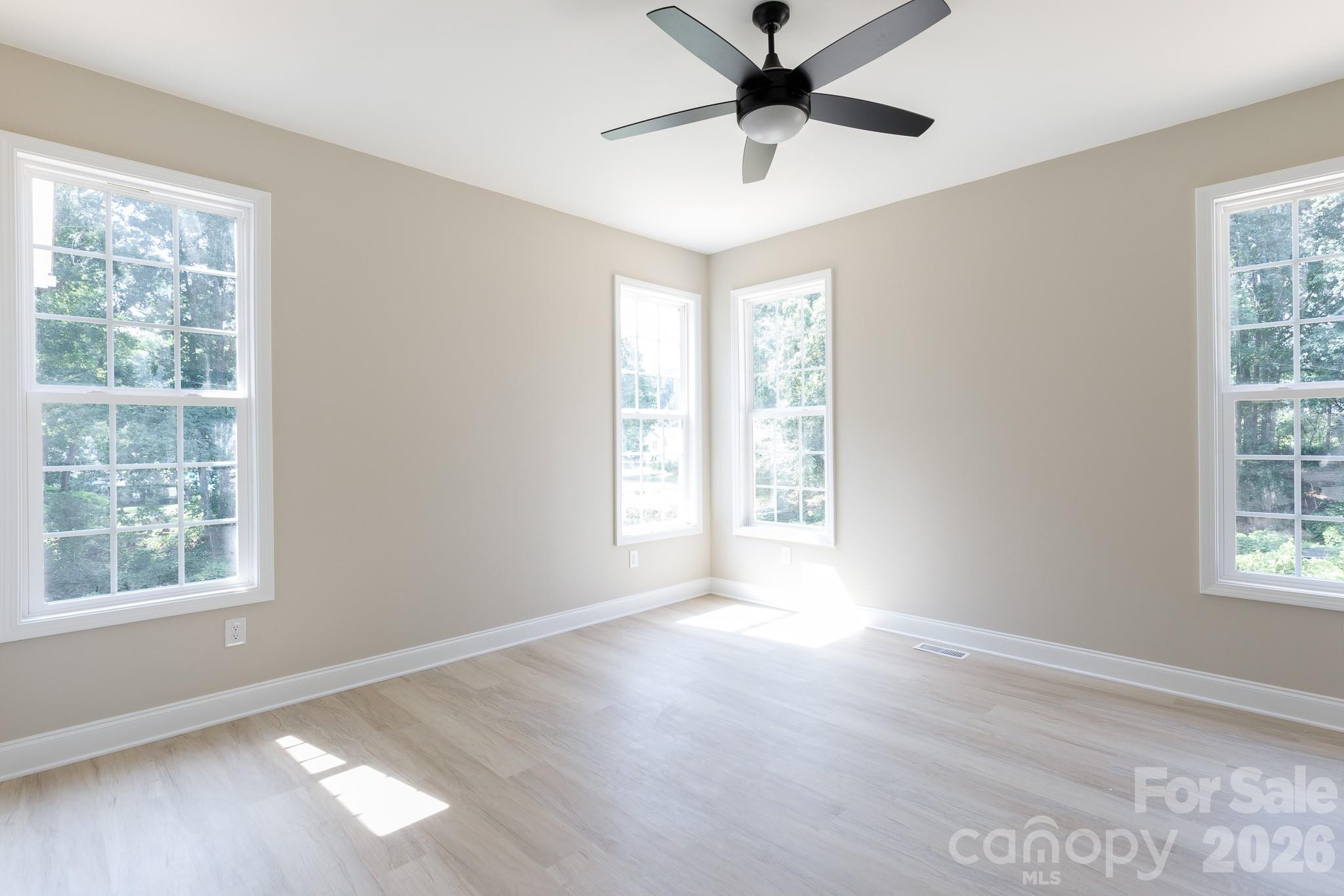 571 Trexler Lane Property Photo 5