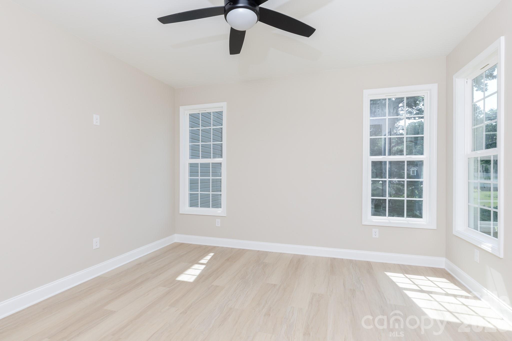 571 Trexler Lane Property Photo 6