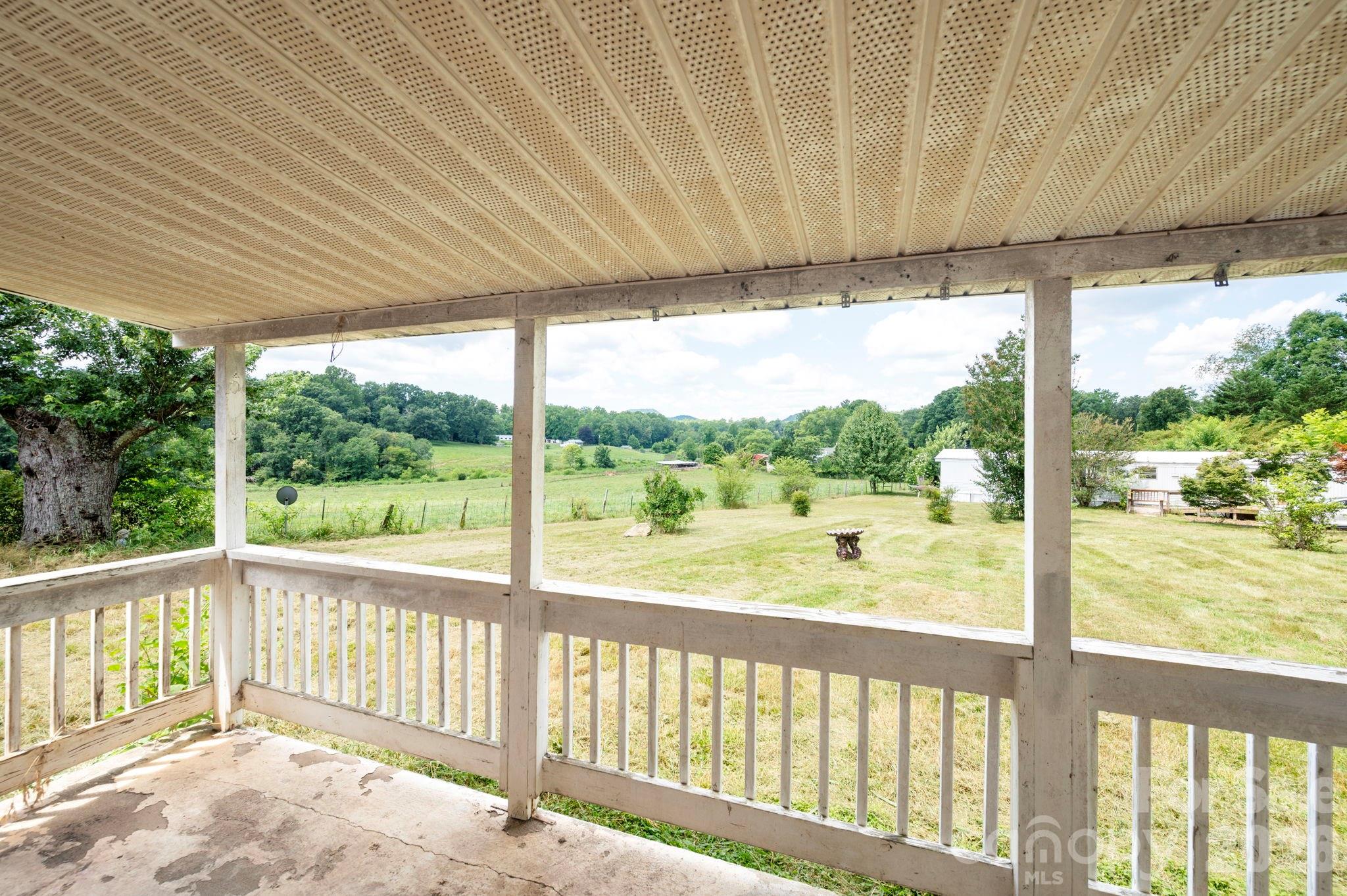 86 Sterling Drive Property Photo 4