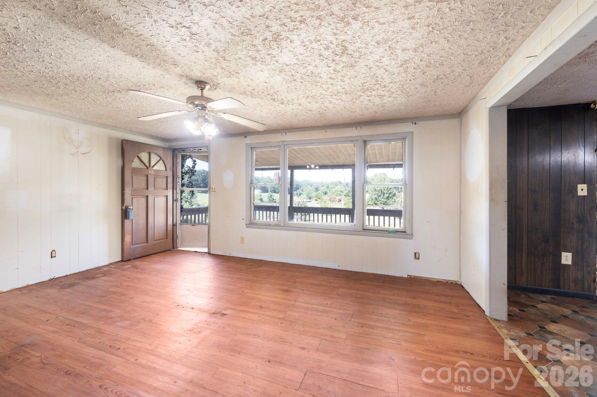 86 Sterling Drive Property Photo 9