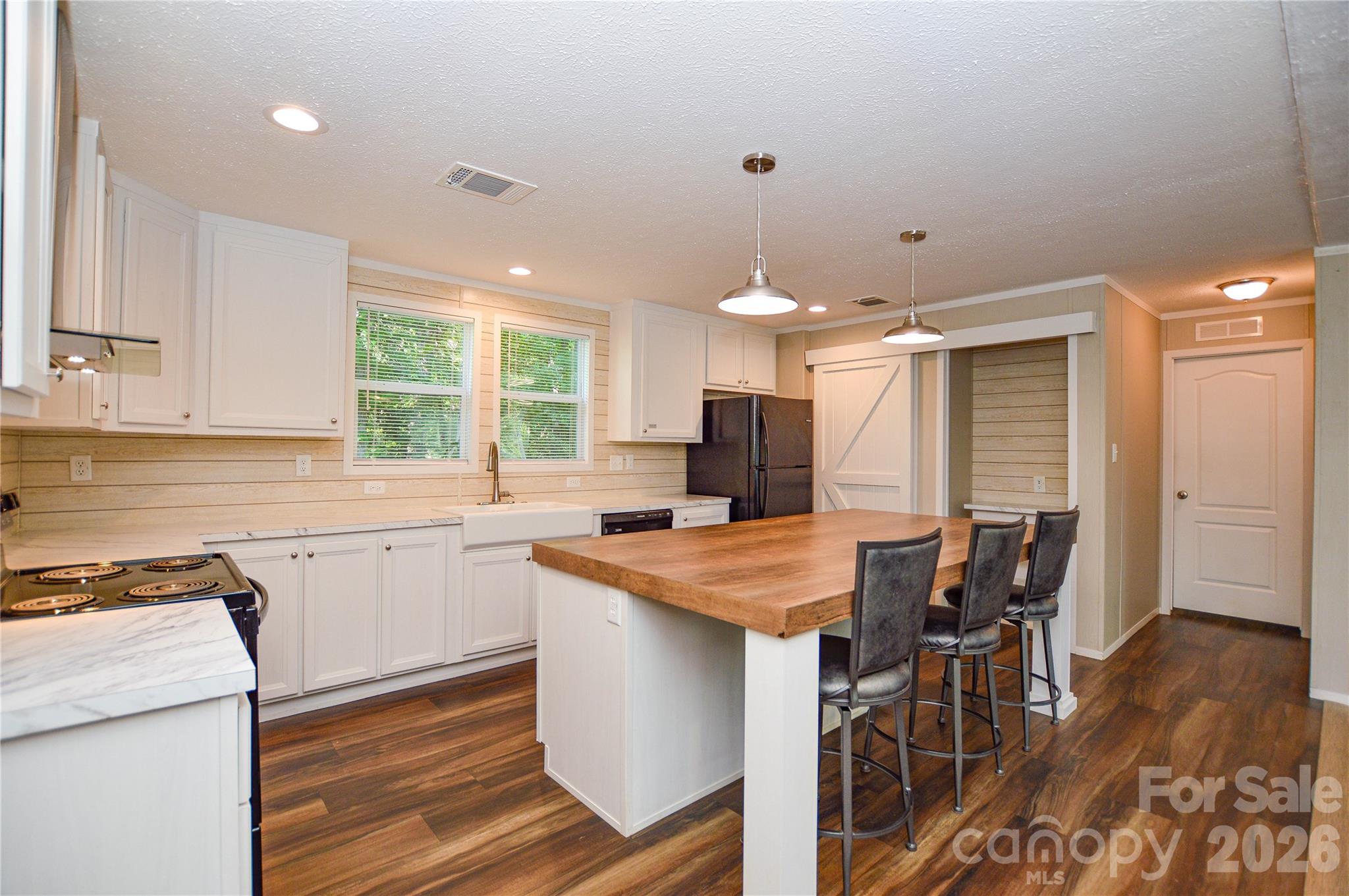 207 Pinehaven Drive Property Photo 6