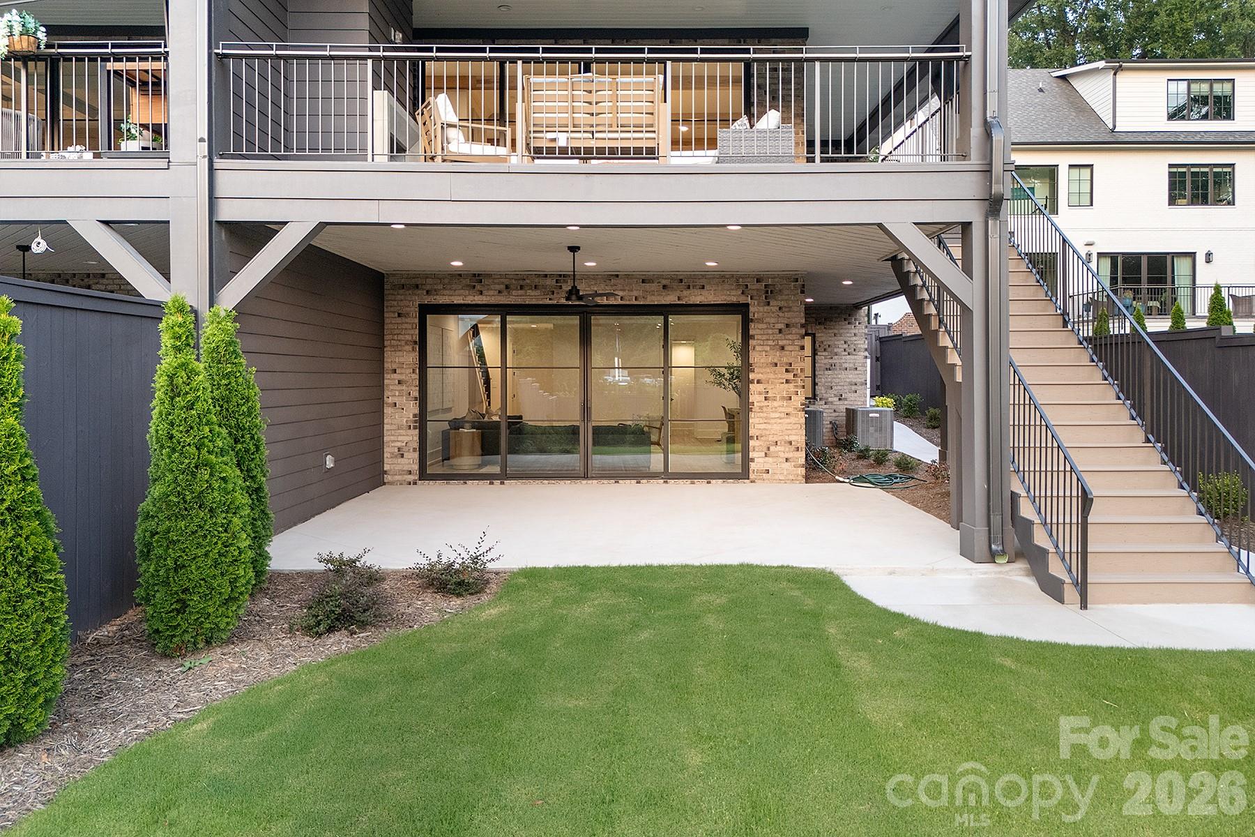 1214 S Kings Drive A Property Photo 2