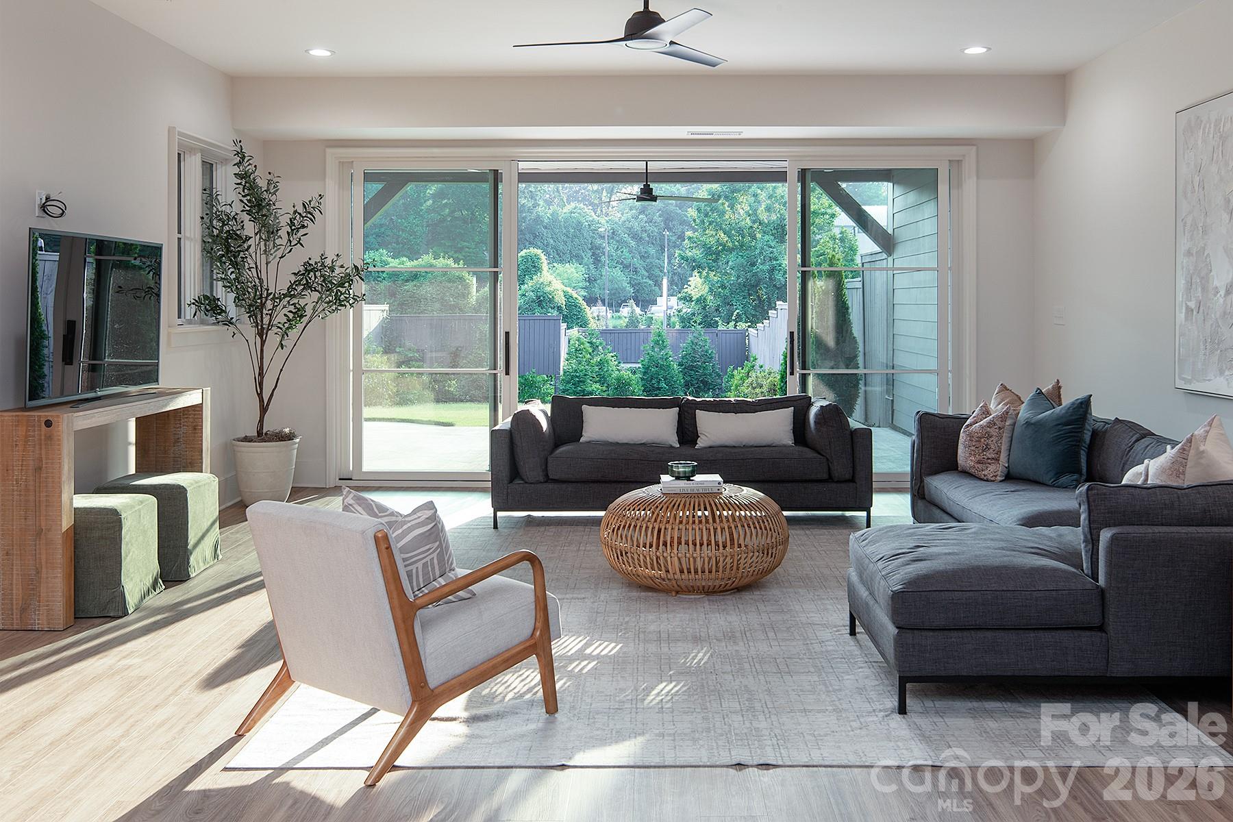 1214 S Kings Drive A Property Photo 36