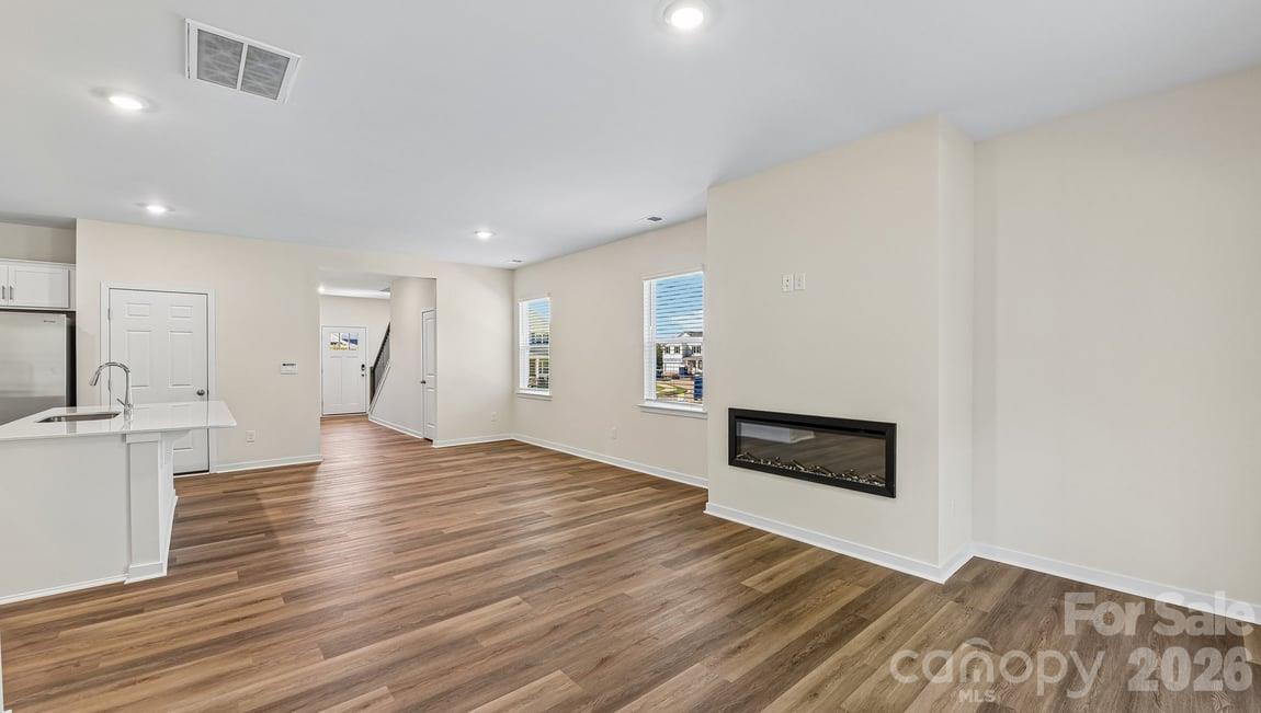 580 Dazzle Loop Property Photo 7